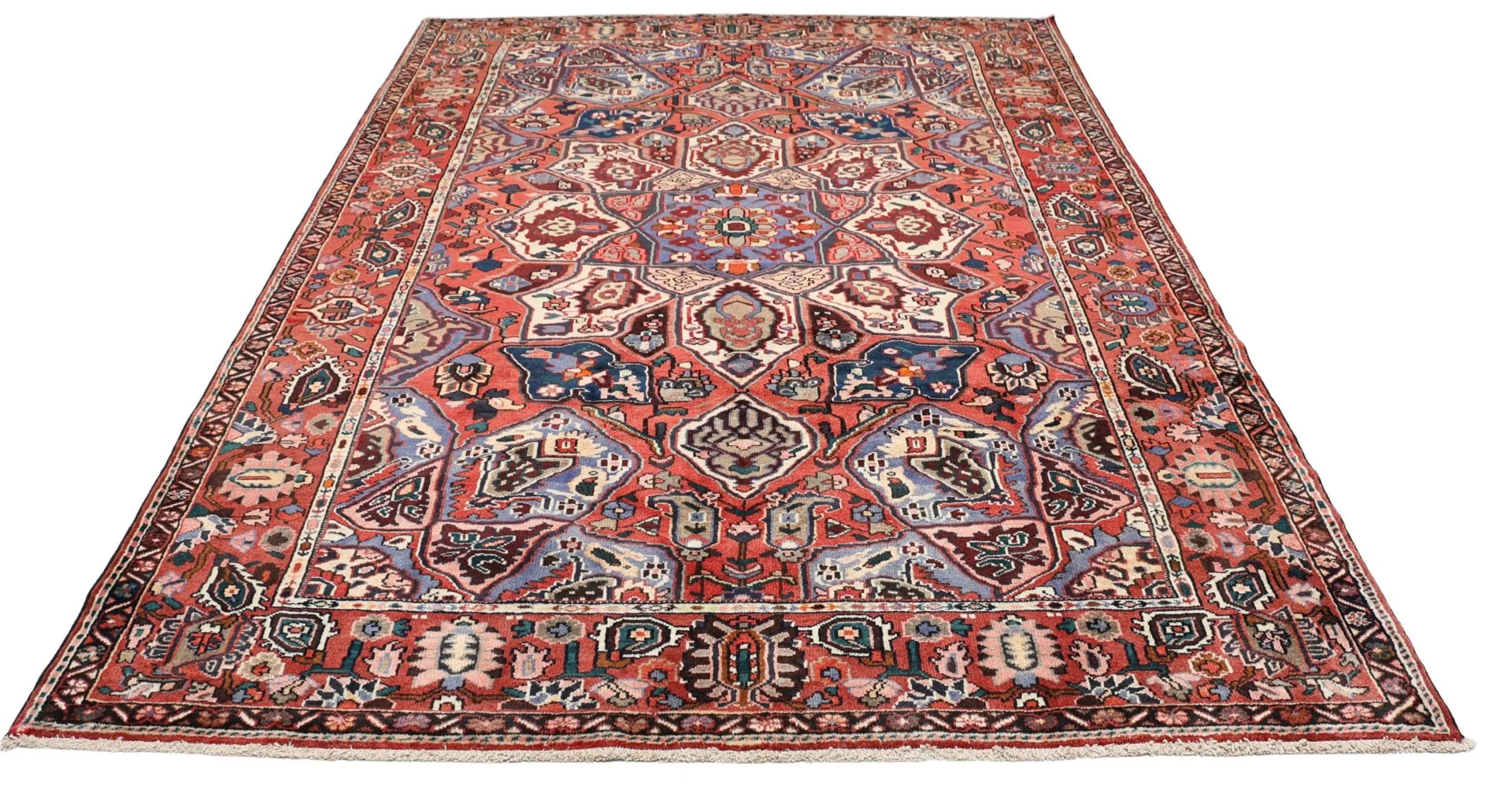 Alternative view of Bakhtiari Persian Rug 208 × 300 cm in Wool, hand-knotted