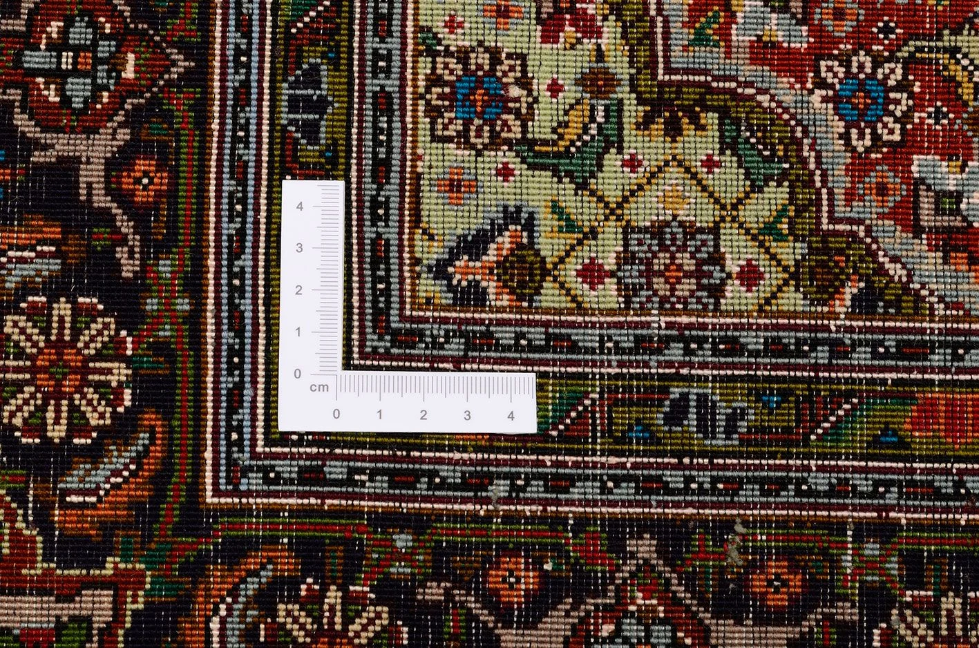 Hand-Knotted Tabriz Persian Rug, 104 × 144 cm, Wool - Image 3