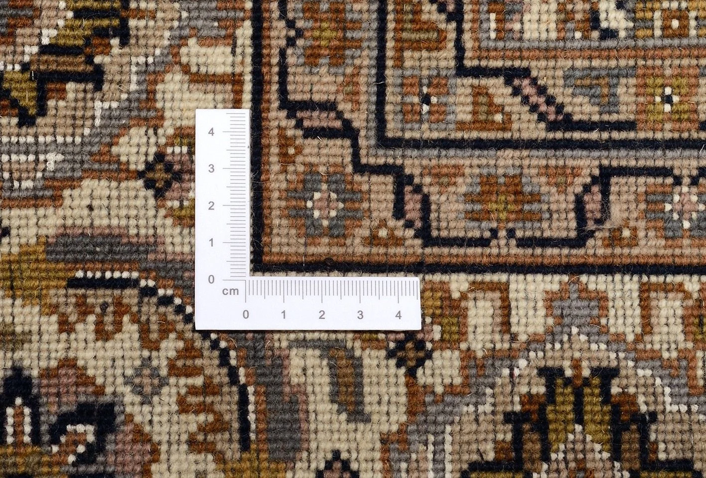 Wool & Silk Tabriz Indian Rug 170 × 231 cm, hand-knotted - Image 3