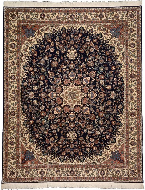 Isfahan Persian Rug 246 × 308 cm in Wool, hand-knotted