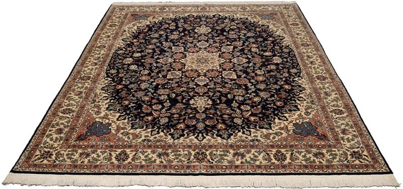 Alternative view of Isfahan Persian Rug 246 × 308 cm in Wool, hand-knotted
