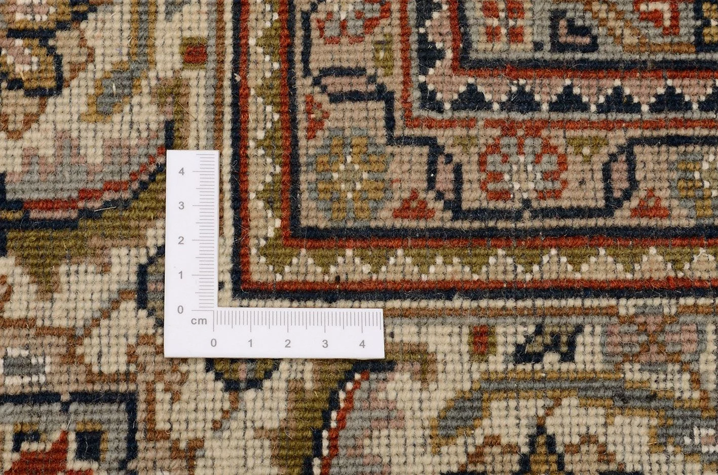 Tabriz Indian Rug 244 × 295 cm in Wool & Silk, hand-knotted - Image 3