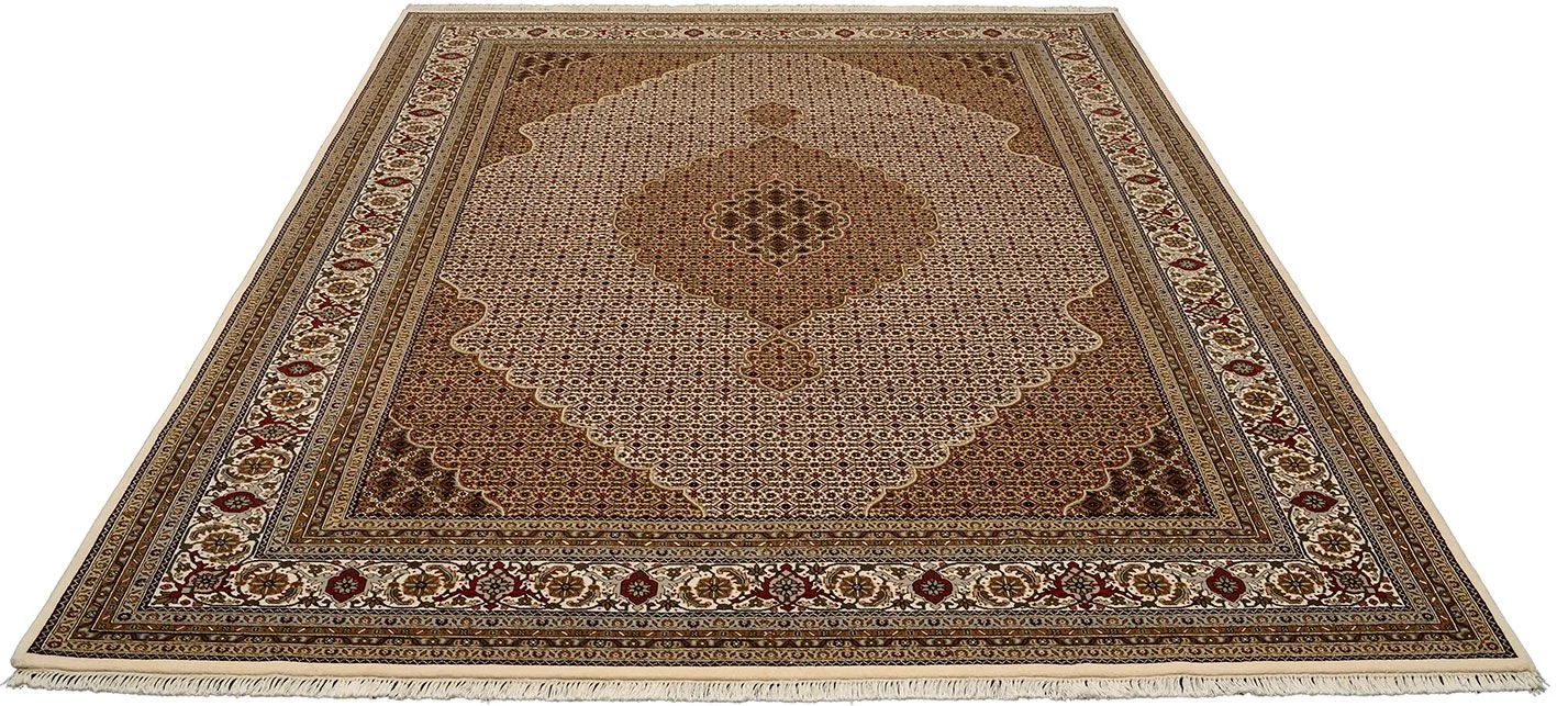 Alternative view of Wool & Silk Tabriz Indian Rug 252 × 354 cm, hand-knotted