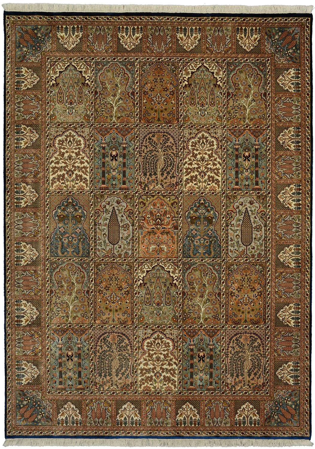 Wool Bakhtiari Indian Rug 174 × 241 cm, hand-knotted