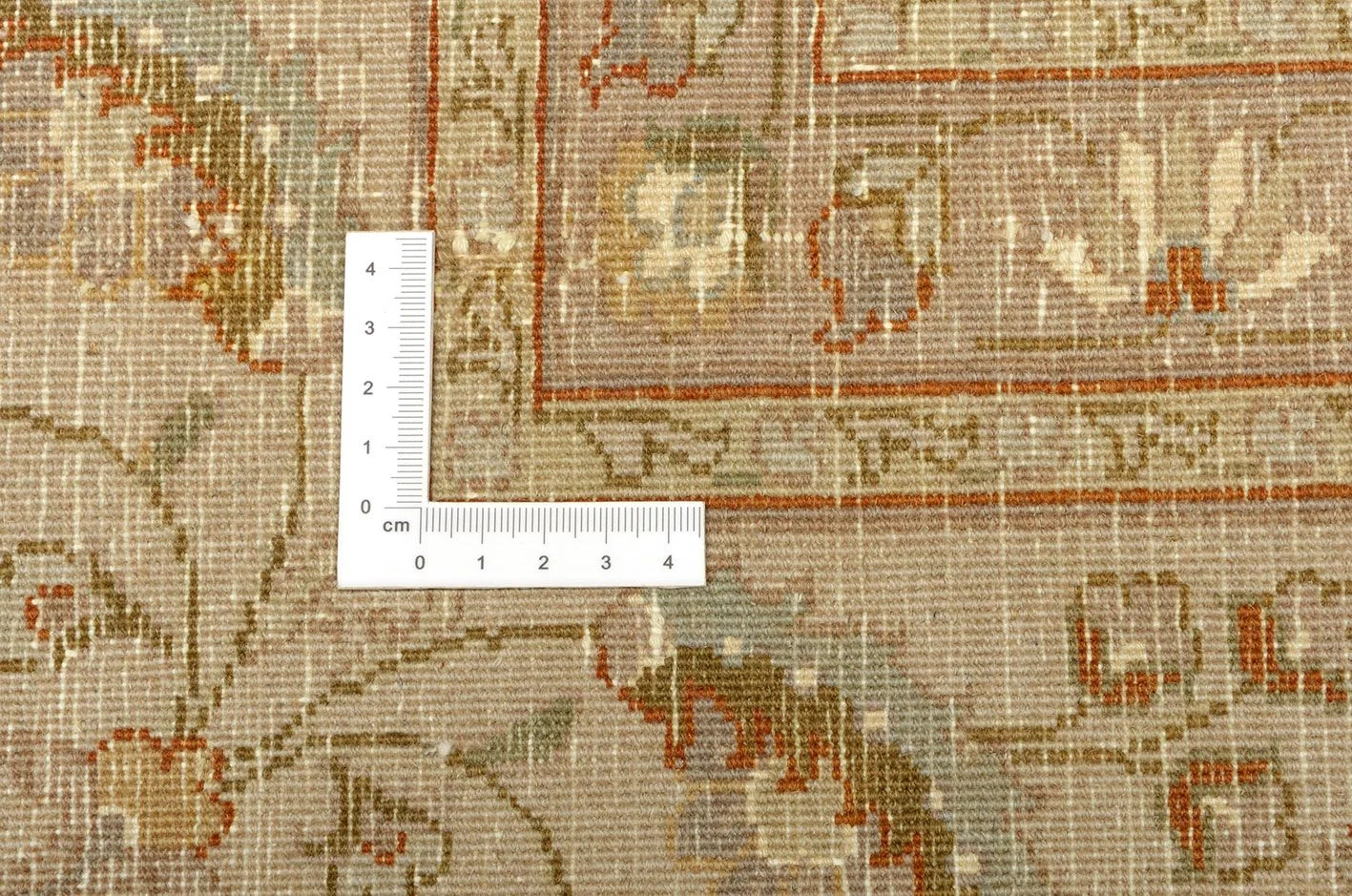 Tabriz Pakistani Rug 240 × 320 cm in Wool, hand-knotted - Image 3