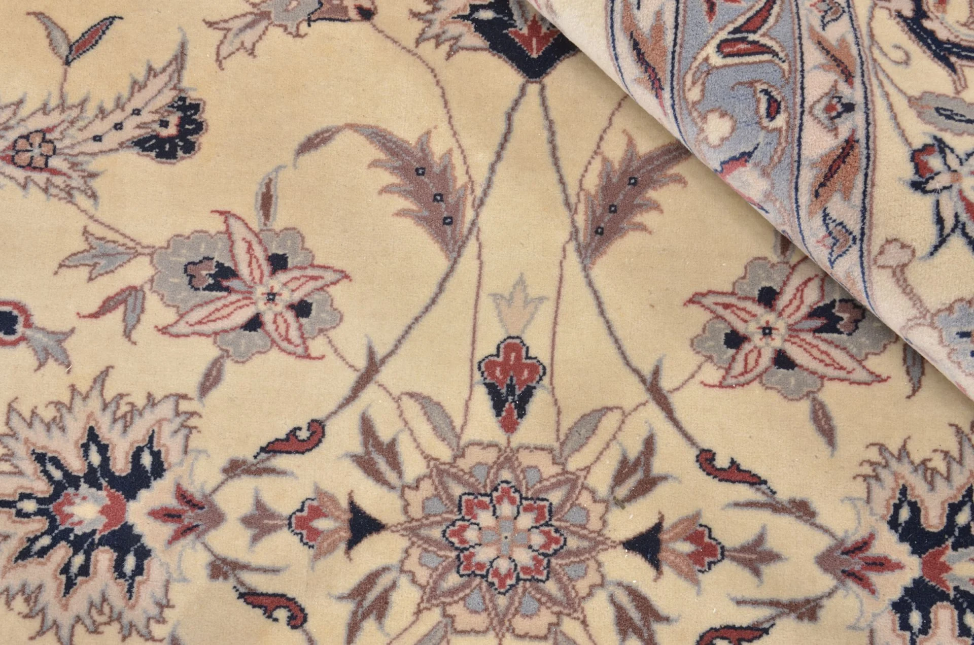Hand-Knotted Isfahan Chinese Rug, 246 × 340 cm, Wool - Image 4
