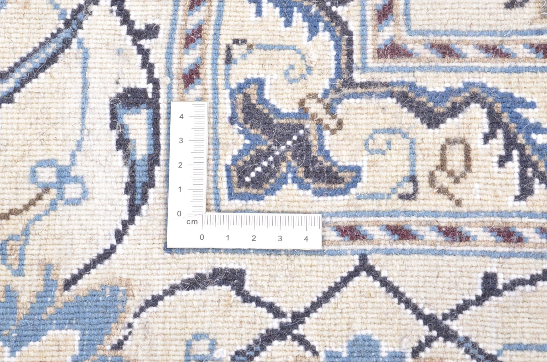 Nain Persian Rug 200 × 205 cm in Wool, hand-knotted - Image 3