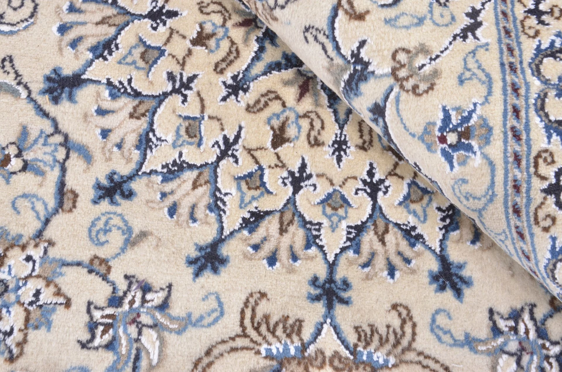 Nain Persian Rug 200 × 205 cm in Wool, hand-knotted - Image 4