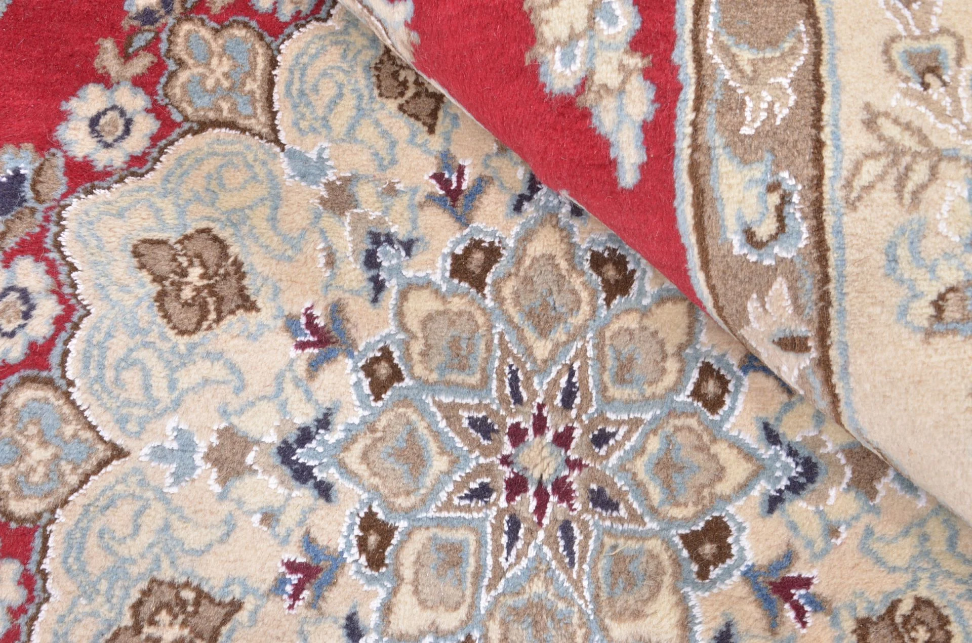 Wool Nain Persian Rug 202 × 305 cm, hand-knotted - Image 4