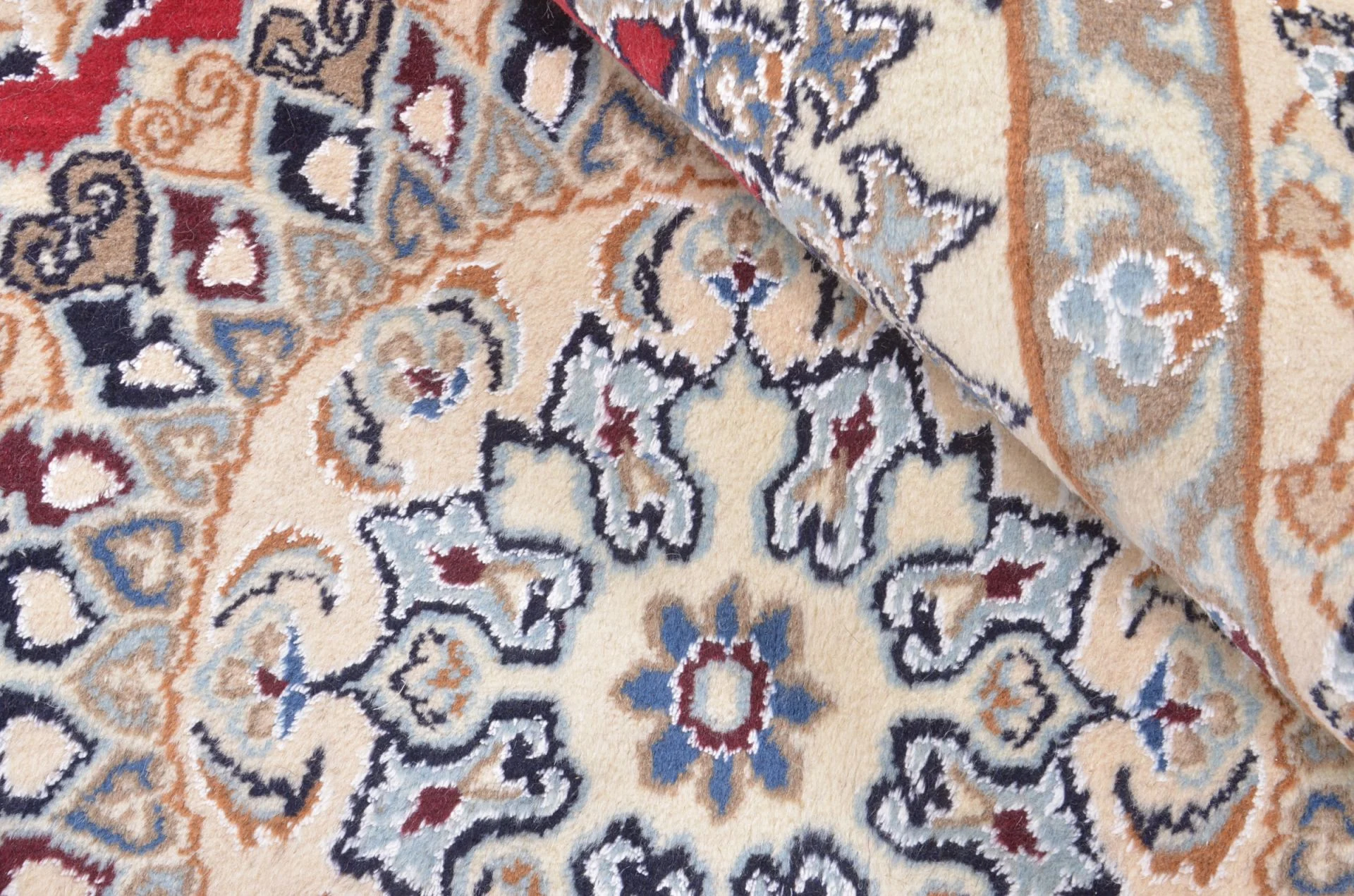 Hand-Knotted Nain Persian Rug, 209 × 311 cm, Wool - Image 4