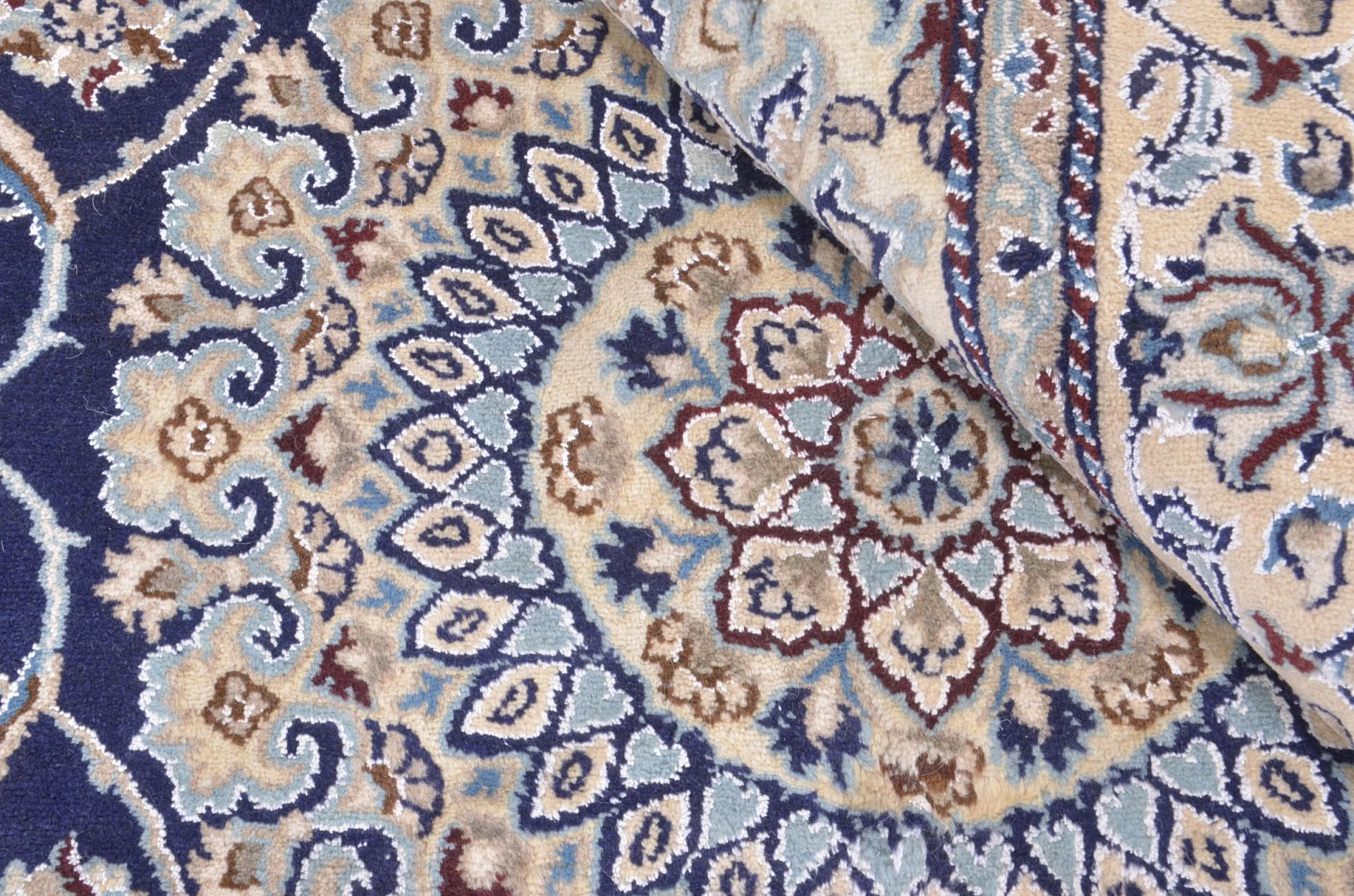 Wool Nain Persian Rug 157 × 260 cm, hand-knotted - Image 4