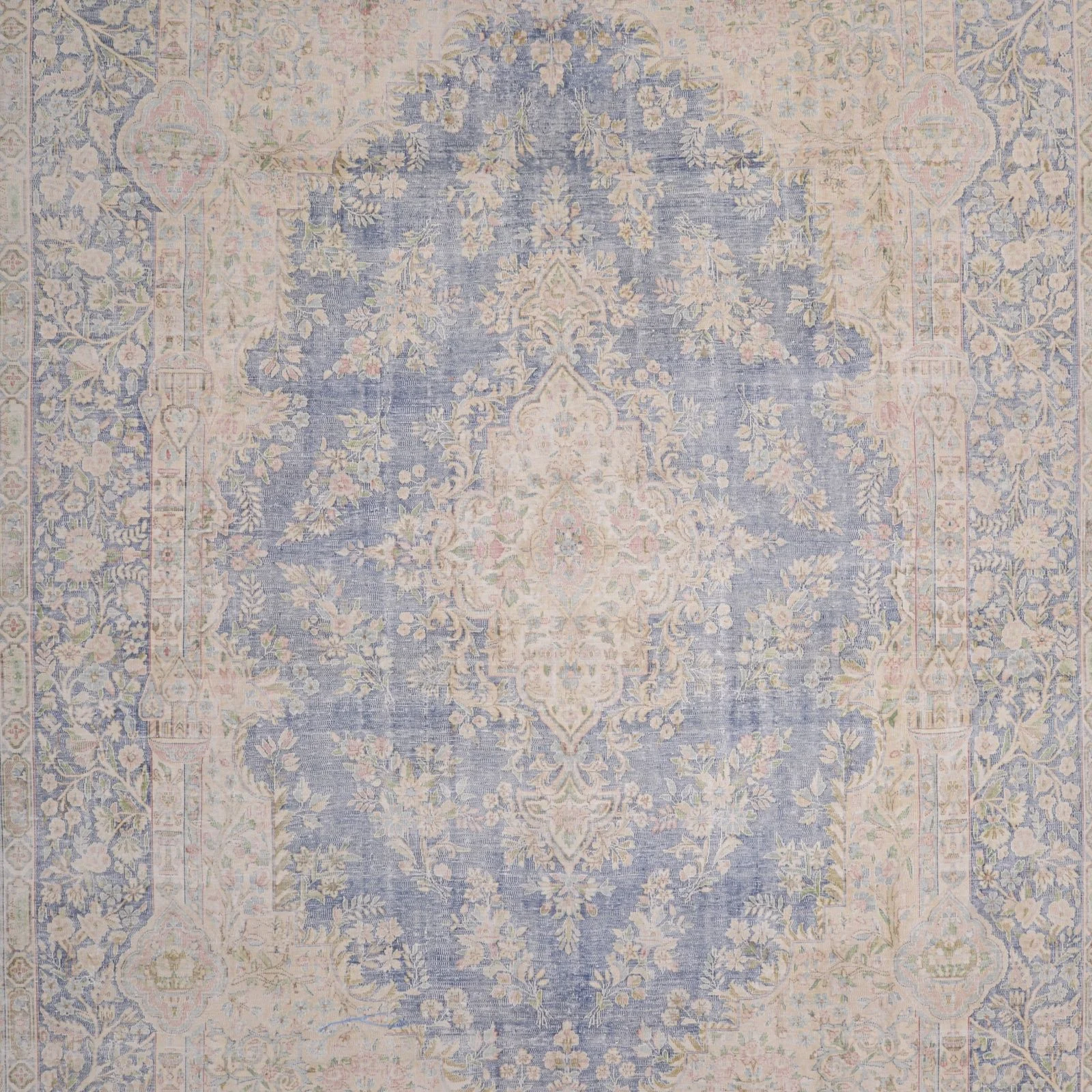 Alternative view of Pakistani Rug 399 × 293 cm in Wool, hand-knotted