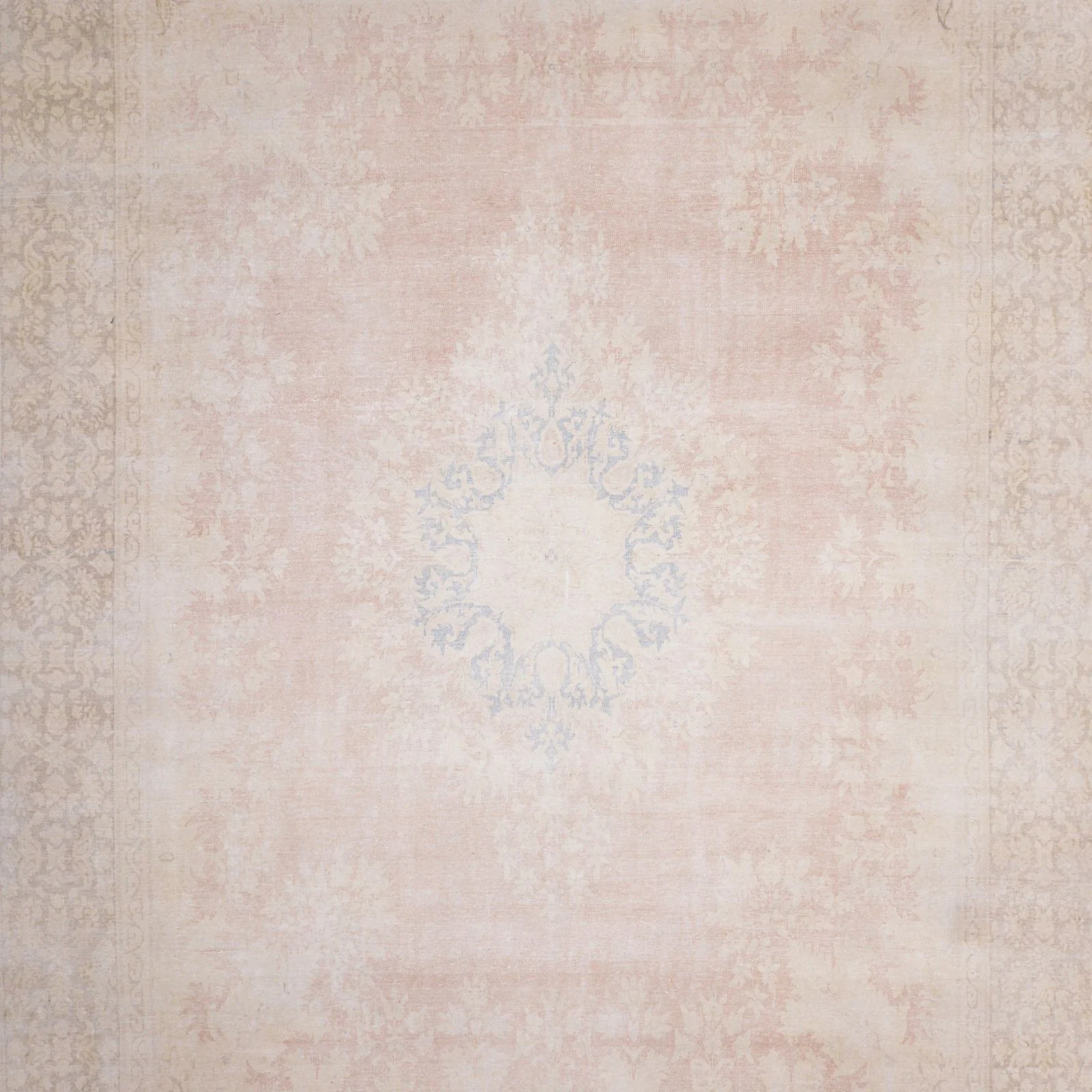 Alternative view of Pakistani Rug 394 × 289 cm in Wool, hand-knotted