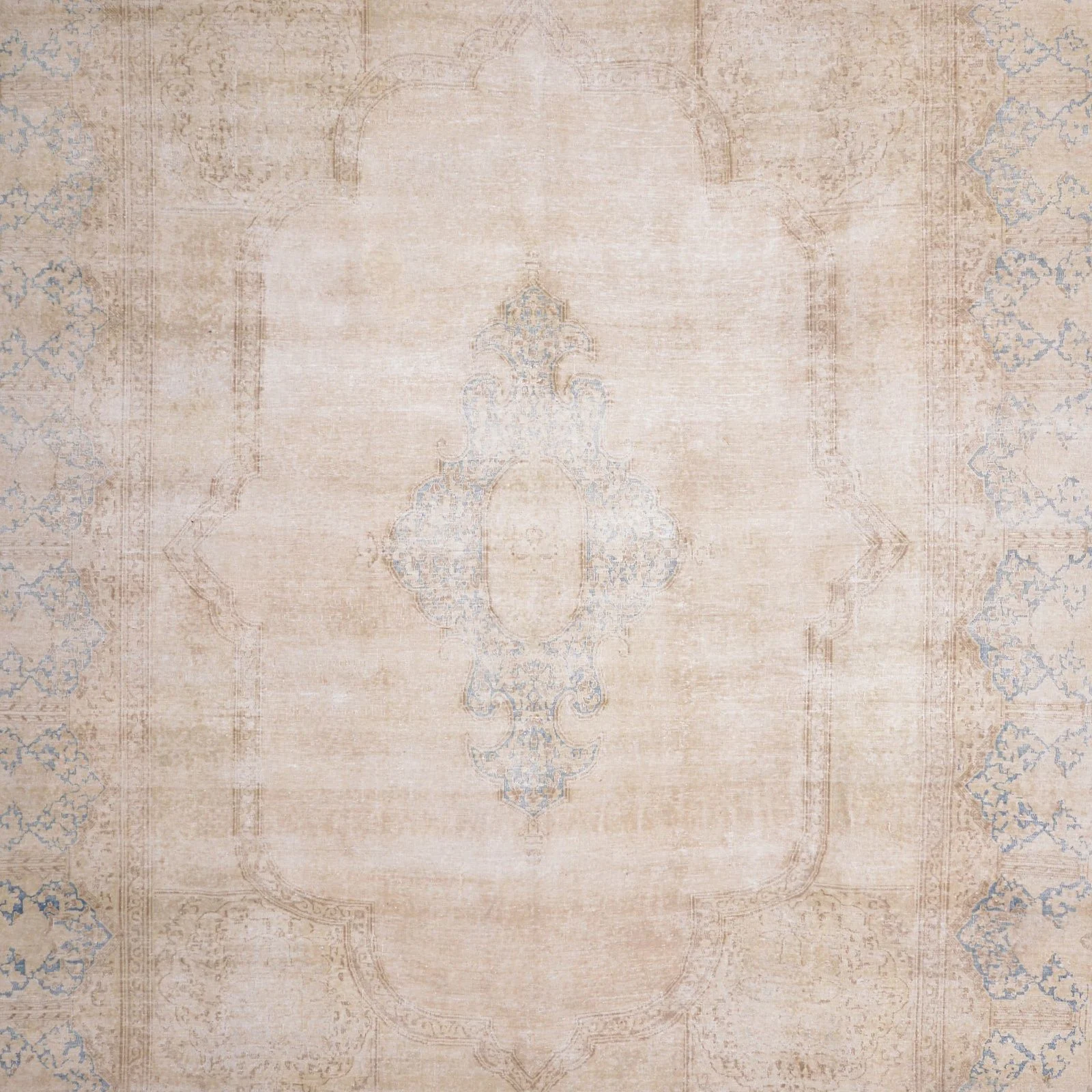 Alternative view of Wool Pakistani Rug 369 × 277 cm, hand-knotted
