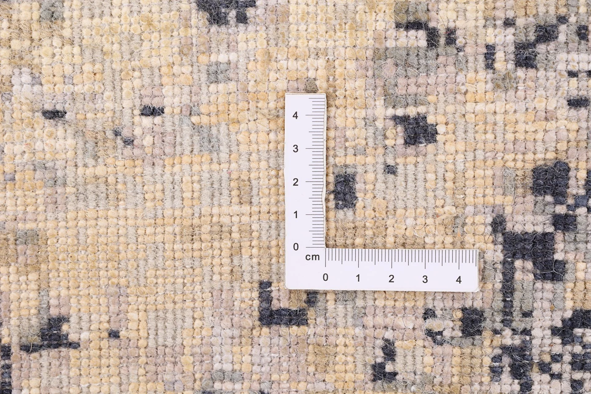 Hand-Knotted Indian Rug, 202 × 304 cm, Wool & Silk - Image 8