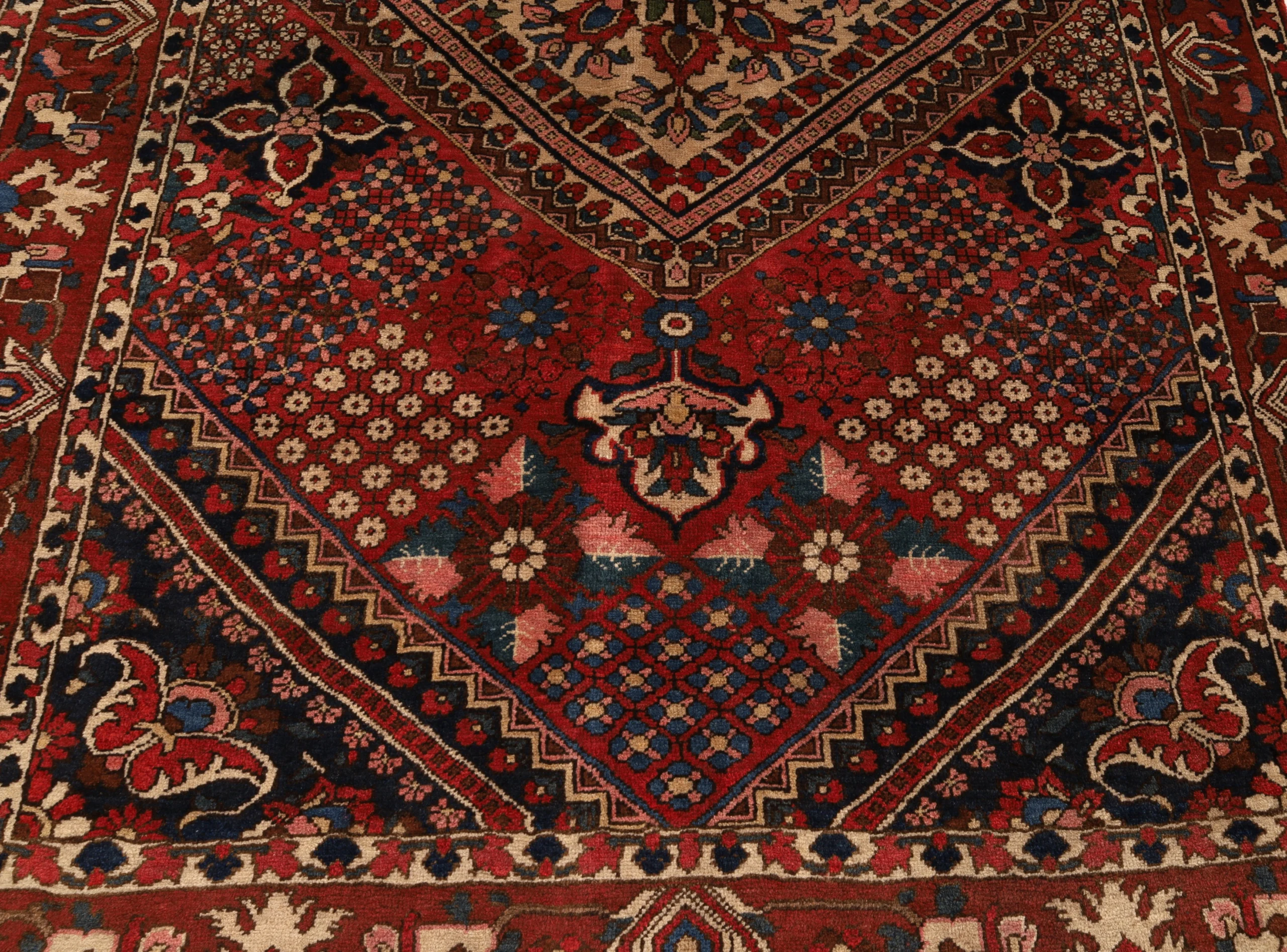 Wool Bakhtiari Persian Rug 208 × 137 cm, hand-knotted - Image 7