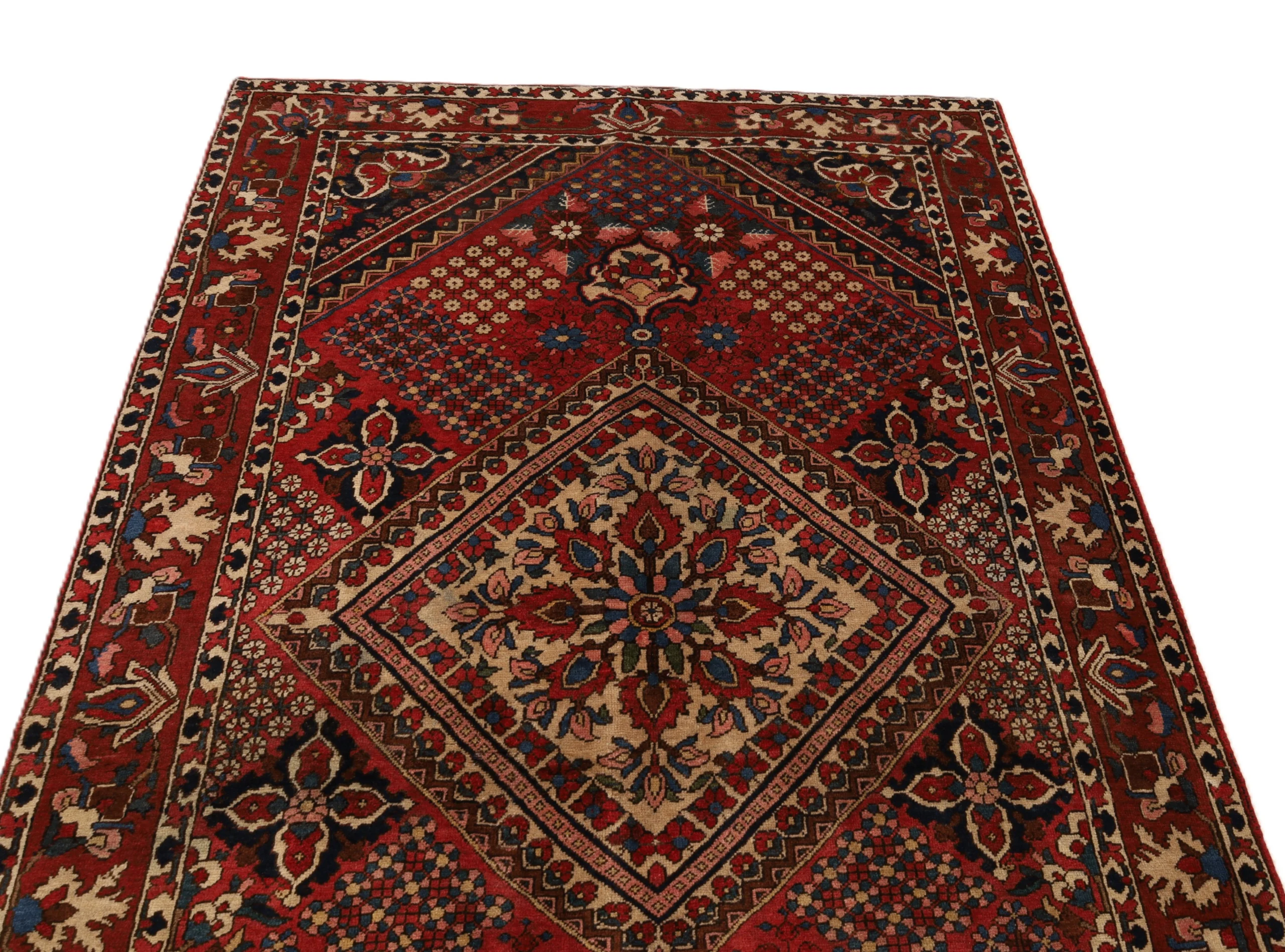 Wool Bakhtiari Persian Rug 208 × 137 cm, hand-knotted - Image 13