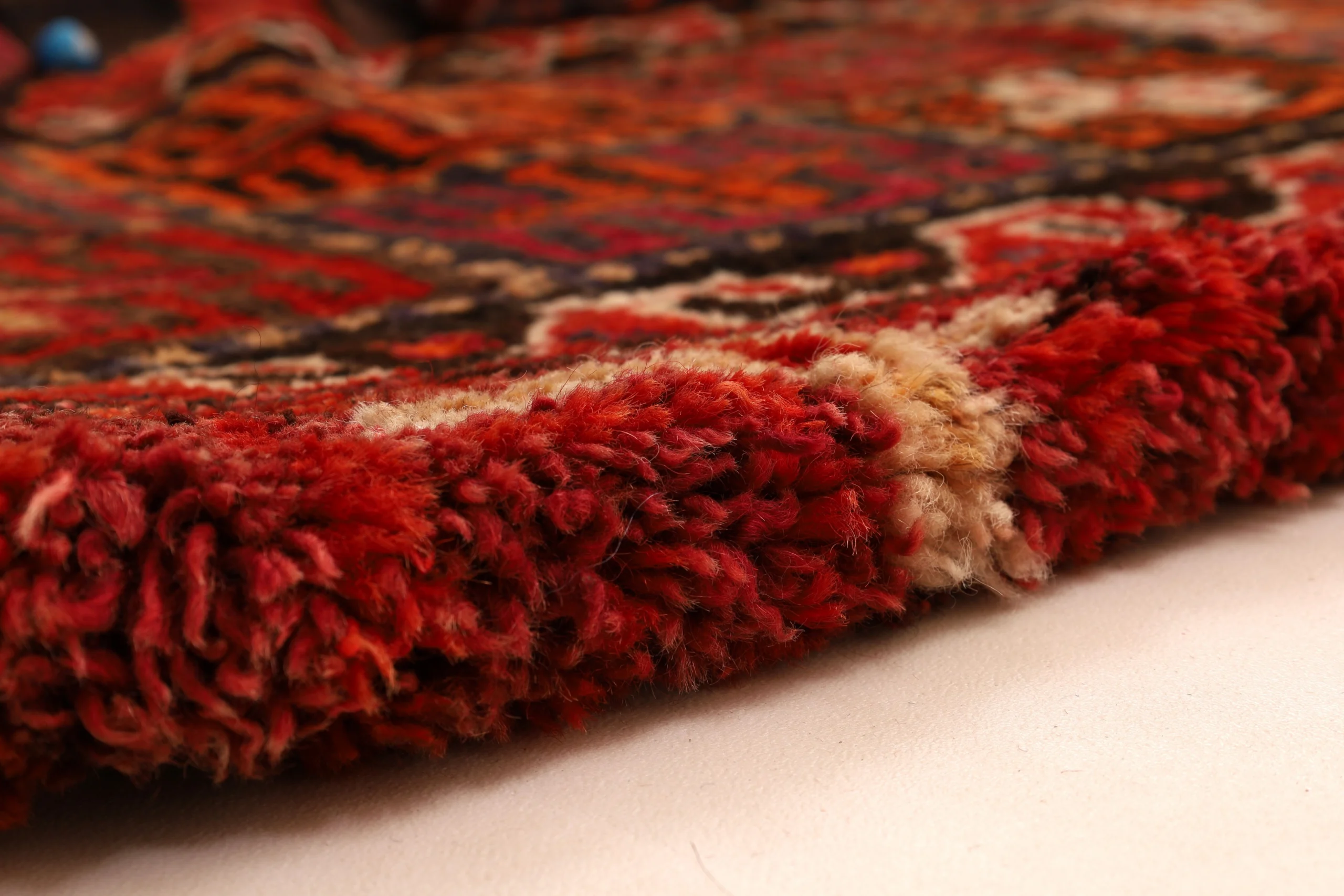 Qashqai Persian Rug 138 × 127 cm in Wool, hand-knotted - Image 6