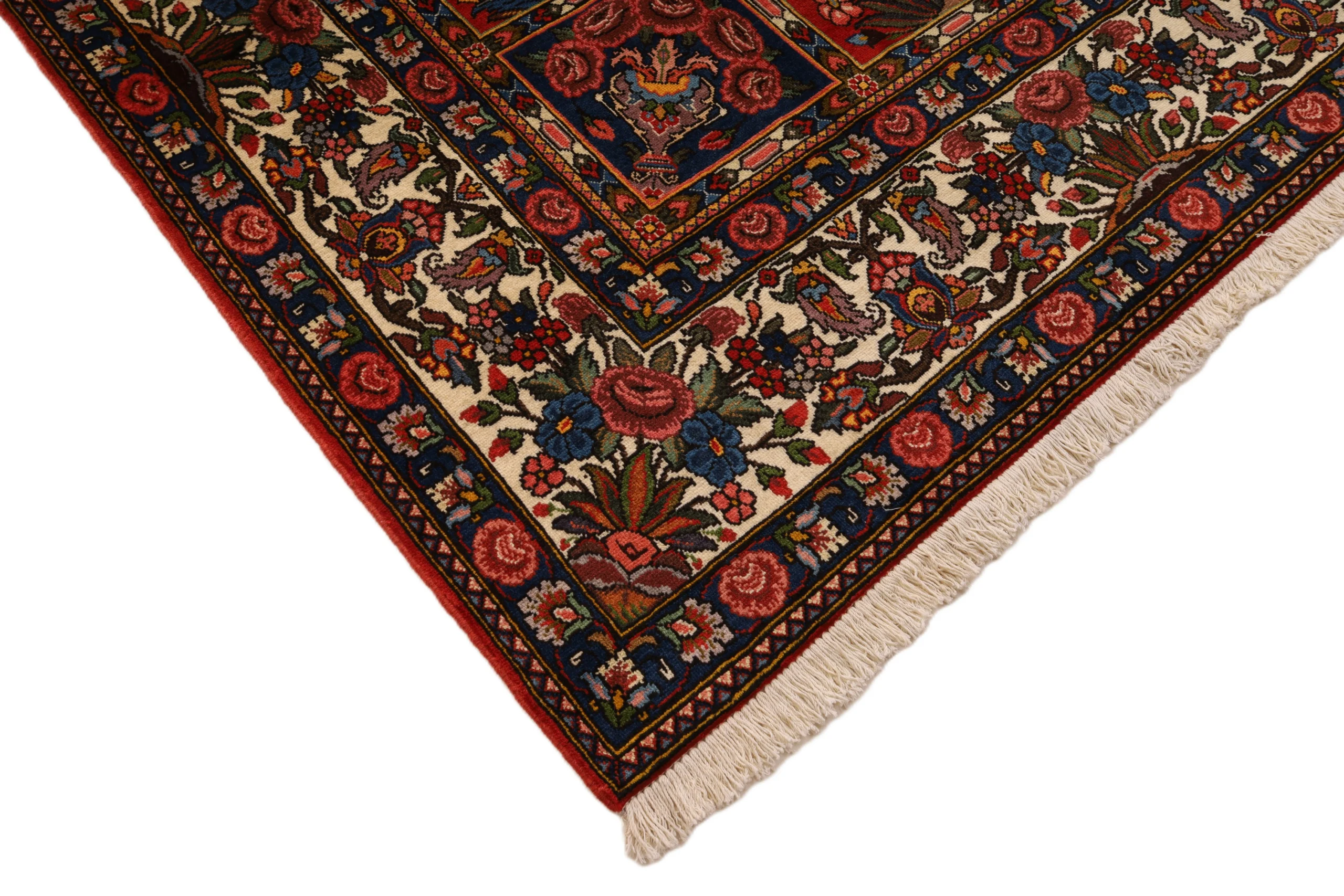 Wool Bakhtiari Persian Rug 322 × 208 cm, hand-knotted - Image 9