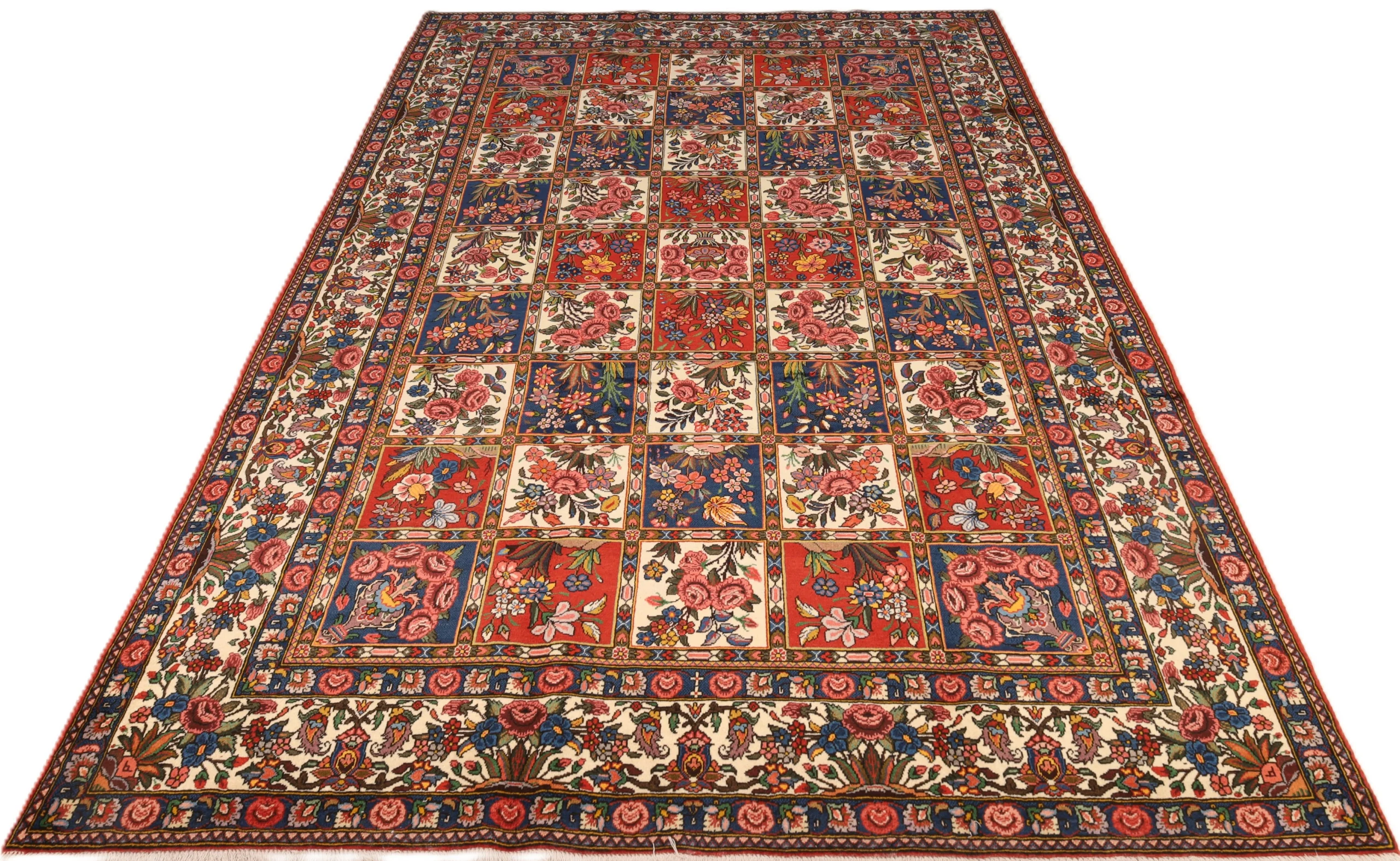 Wool Bakhtiari Persian Rug 322 × 208 cm, hand-knotted - Image 10