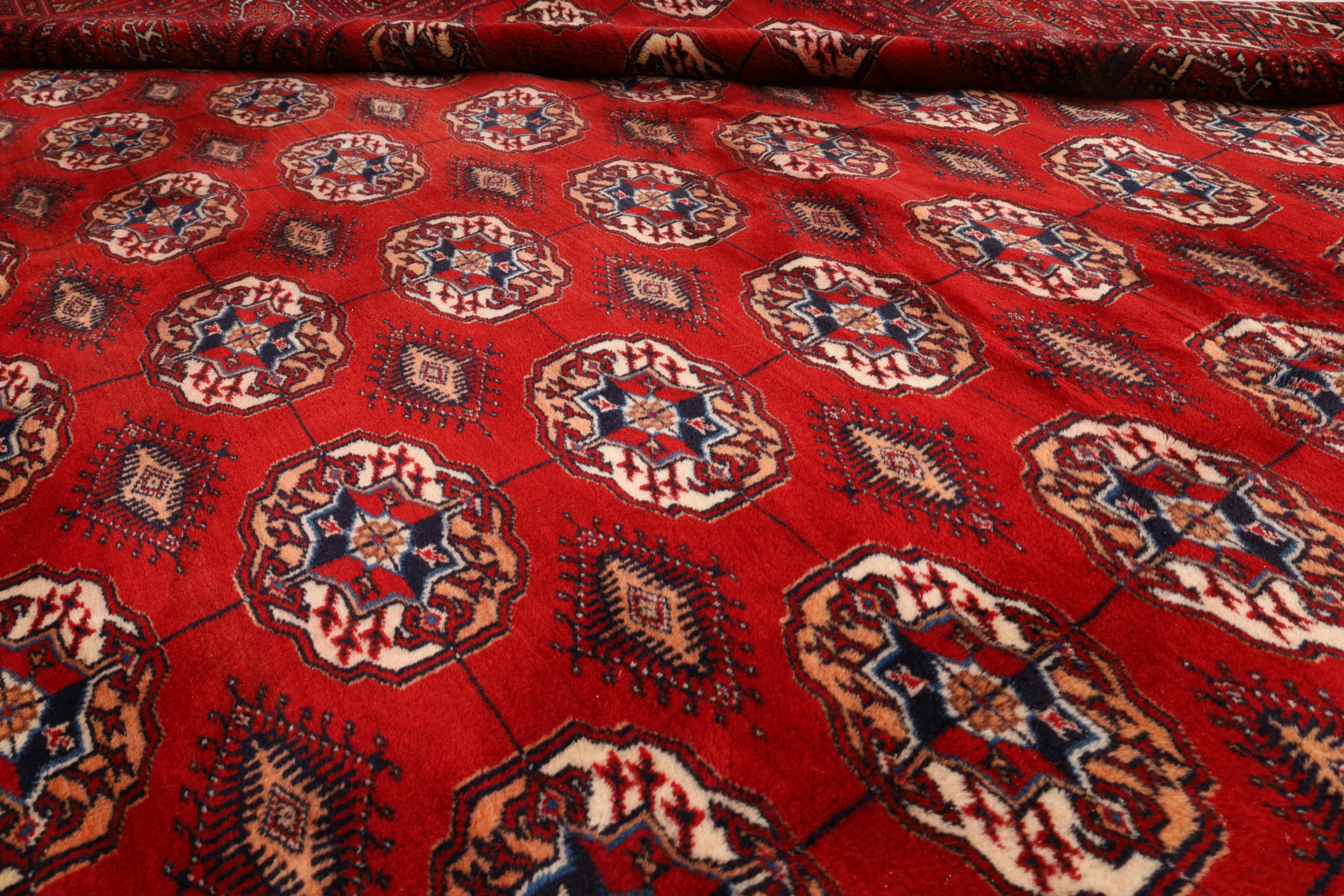 Turkmen Persian Rug 360 × 260 cm in Wool, hand-knotted - Image 3