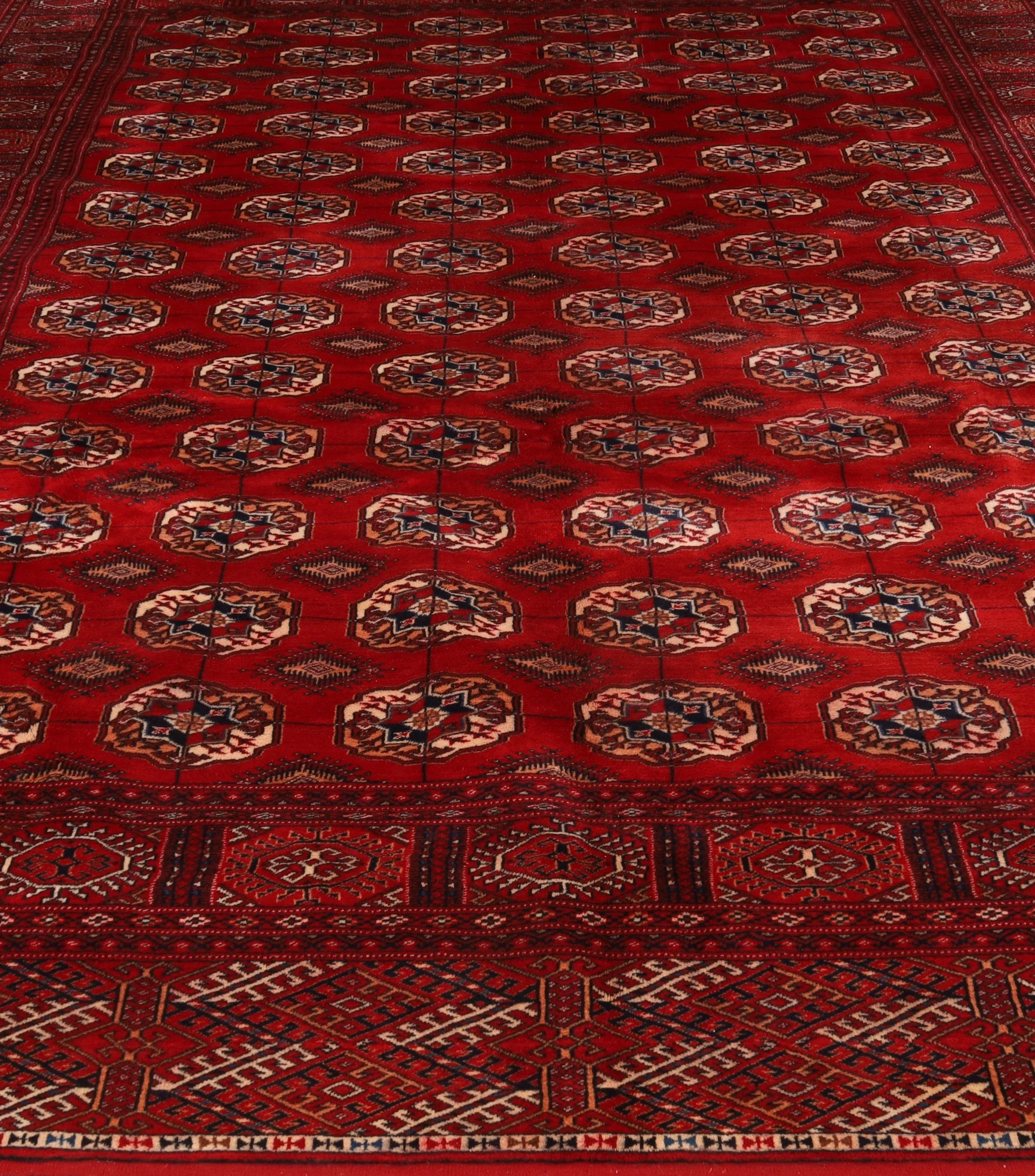 Turkmen Persian Rug 360 × 260 cm in Wool, hand-knotted - Image 4