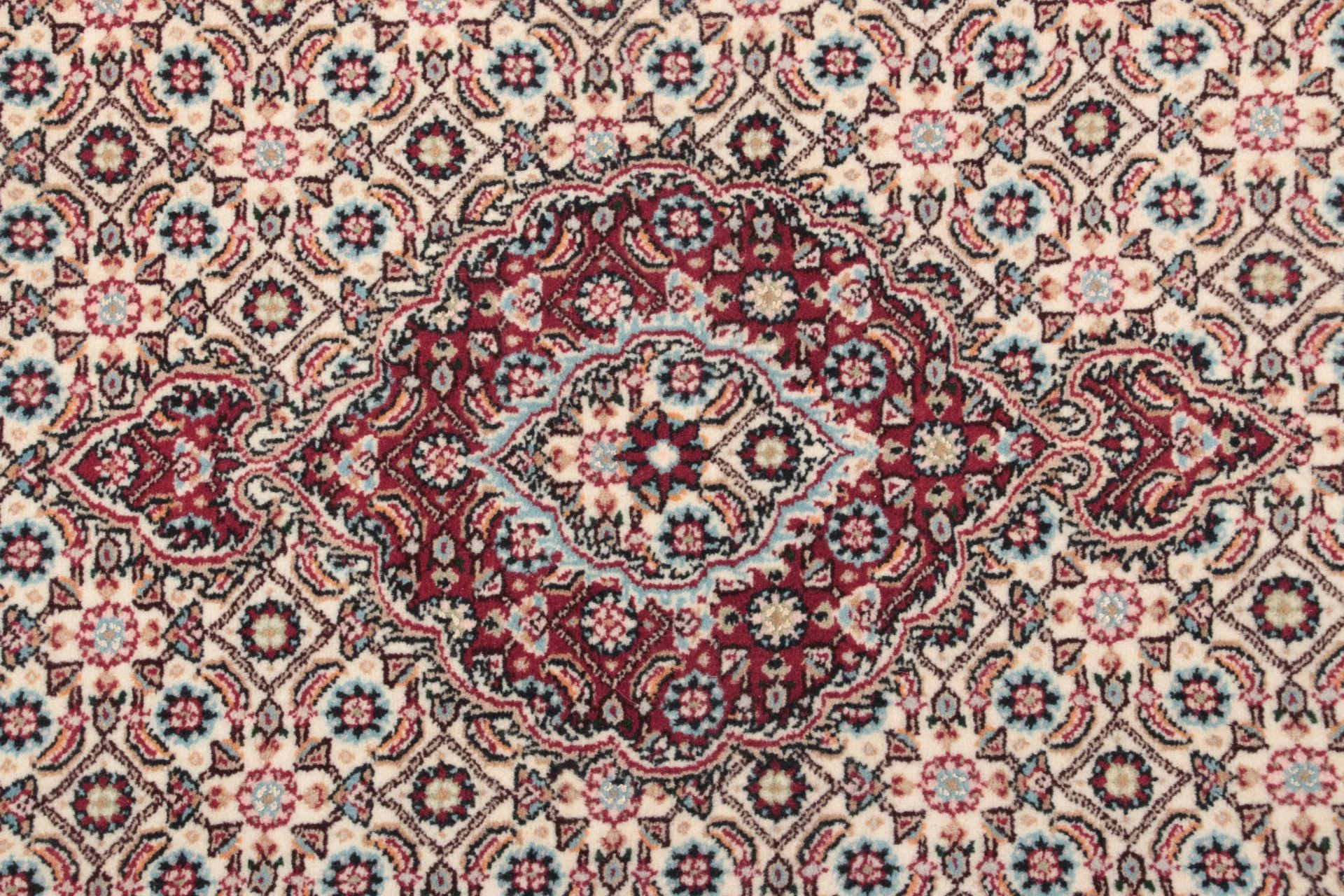 Moud Persian Rug 83 × 395 cm in Wool & Silk, hand-knotted - Image 3