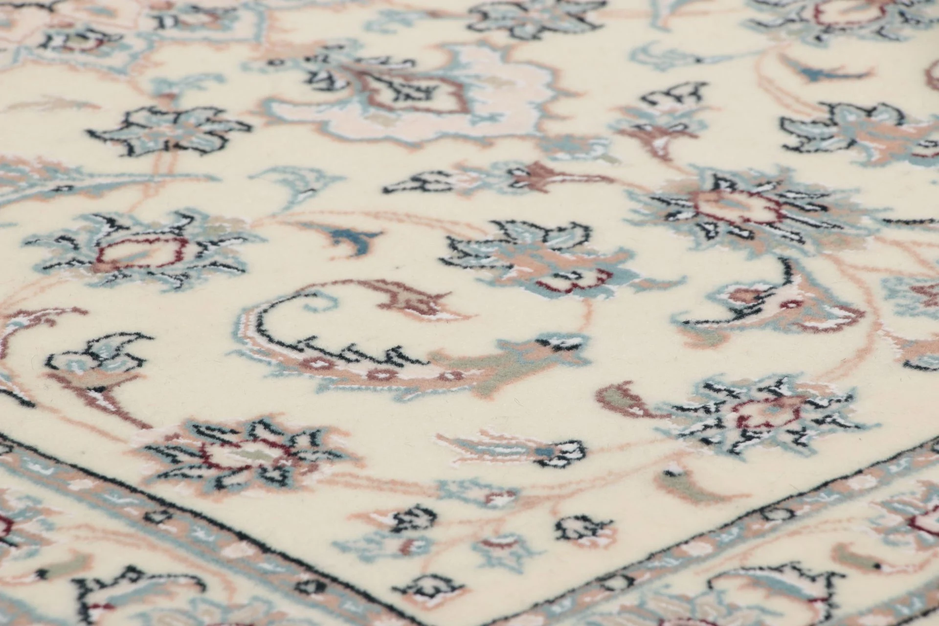 Hand-Knotted Nain Persian Rug, 80 × 300 cm, Wool & Silk - Image 4