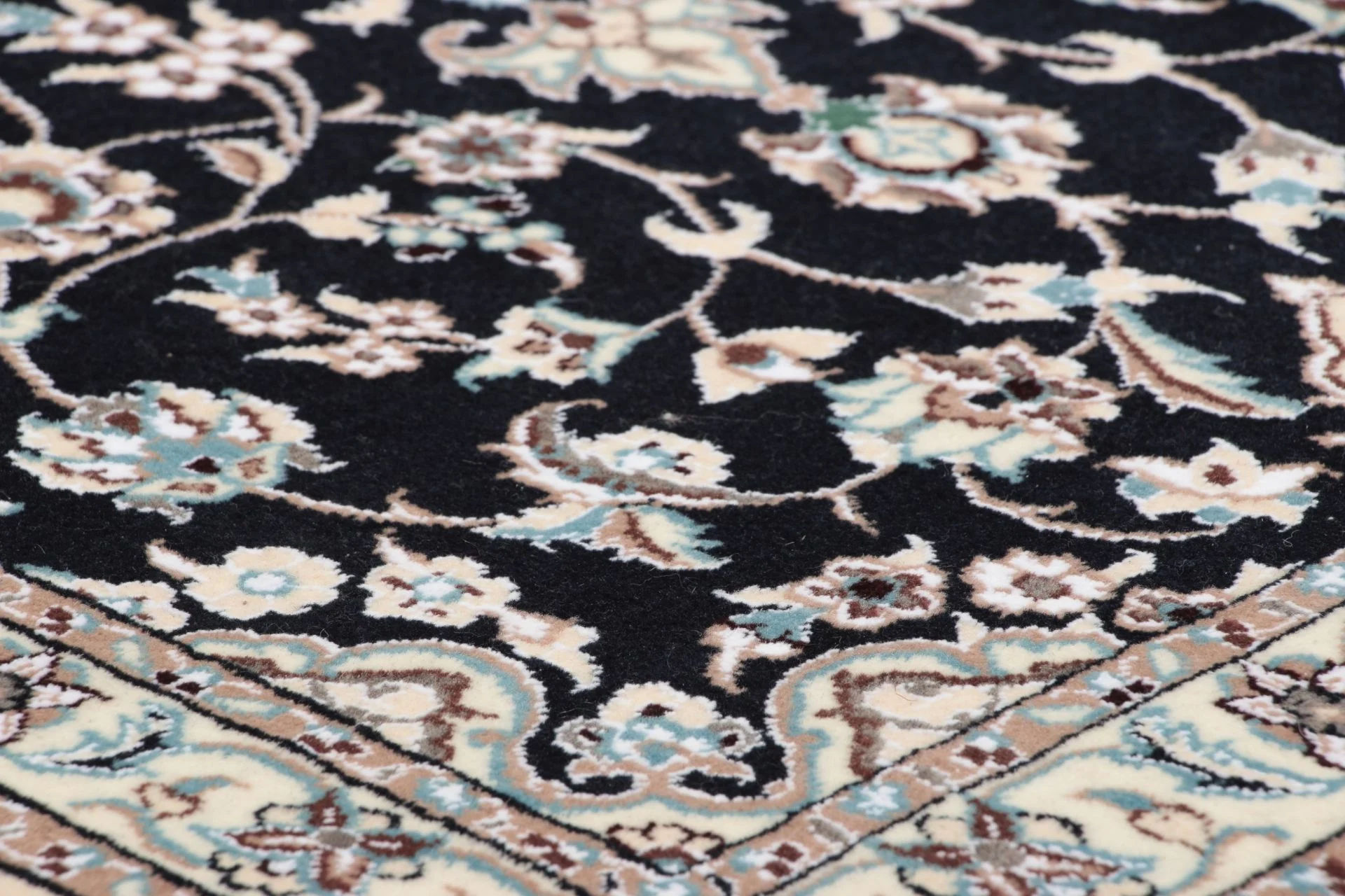 Wool & Silk Tabriz Persian Rug 70 × 310 cm, hand-knotted - Image 4