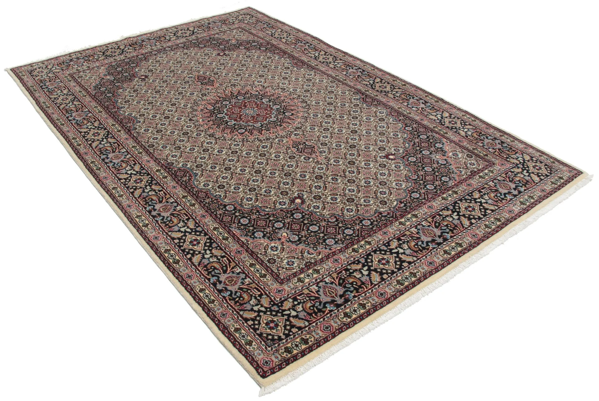 Alternative view of Moud Persian Rug 140 × 213 cm in Wool, hand-knotted