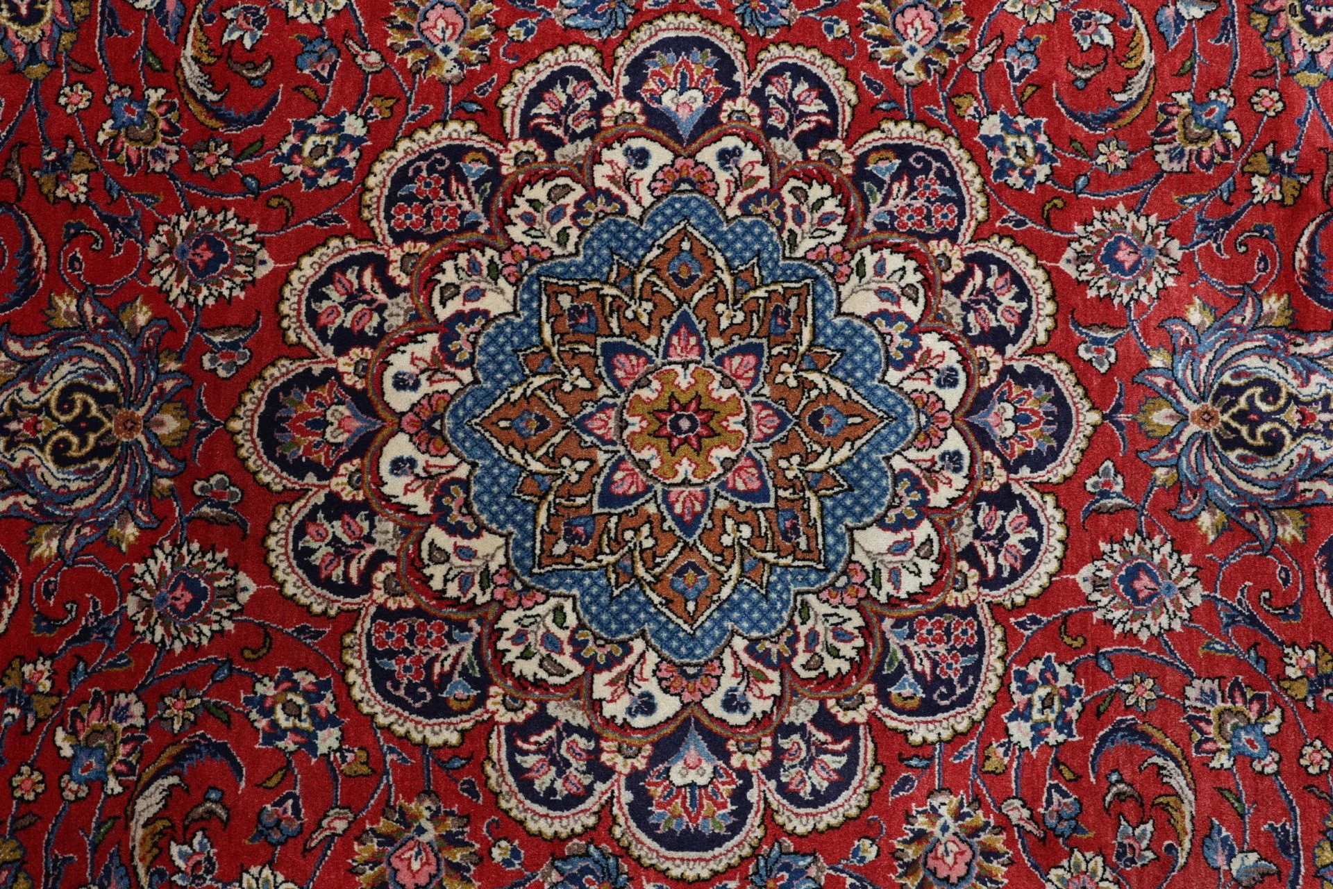 Sarouk Persian Rug 205 × 303 cm in Wool, hand-knotted - Image 9