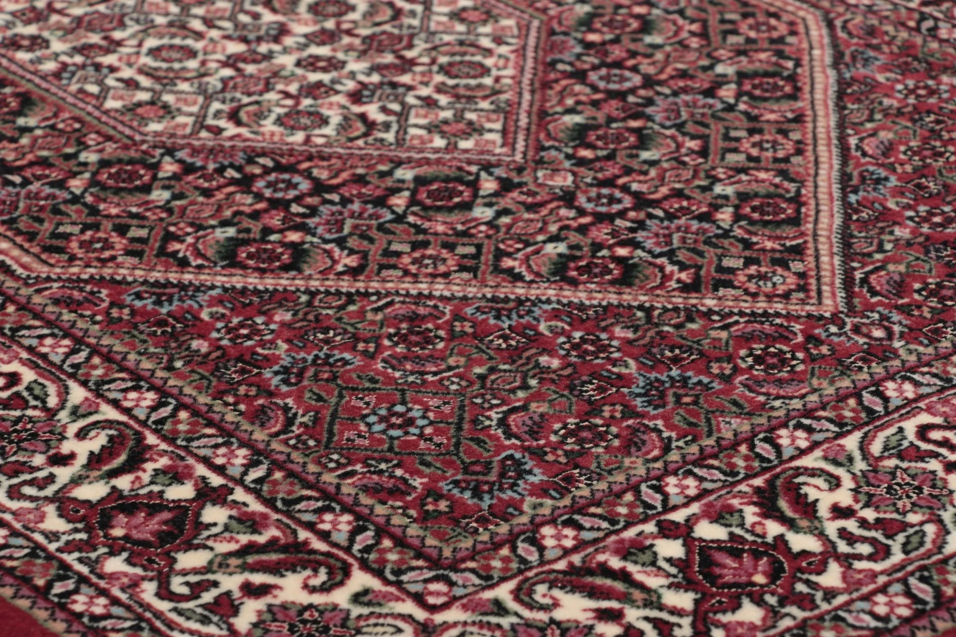 Wool & Silk Bijar Persian Rug 82 × 305 cm, hand-knotted - Image 5