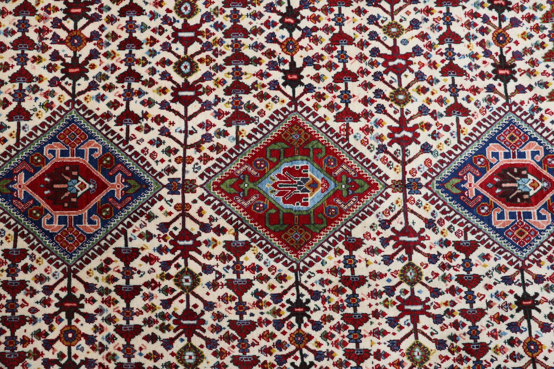 Hand-Knotted Qashqai Persian Rug, 205 × 308 cm, Wool - Image 9