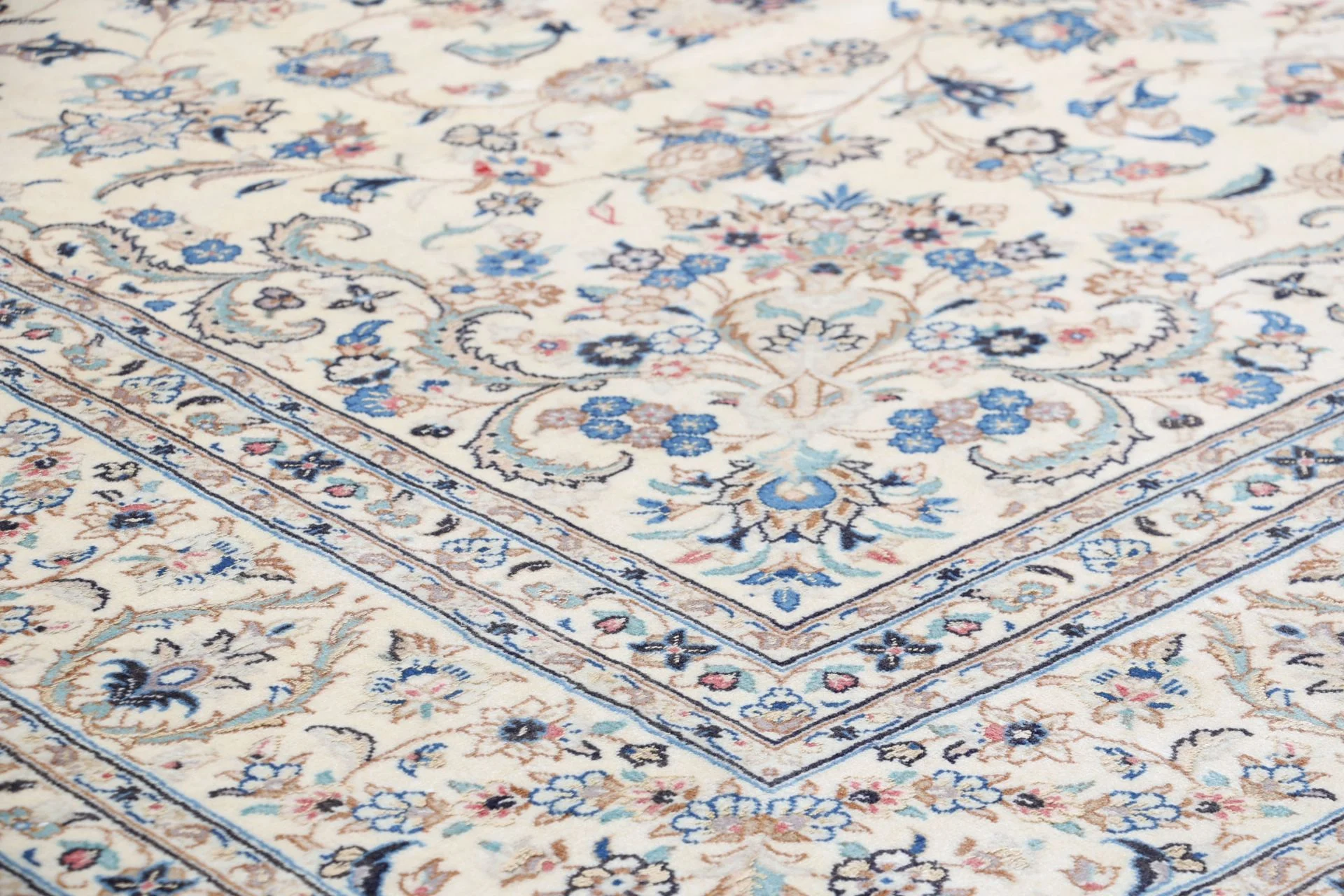 Hand-Knotted Kashan Persian Rug, 255 × 355 cm, Wool - Image 7