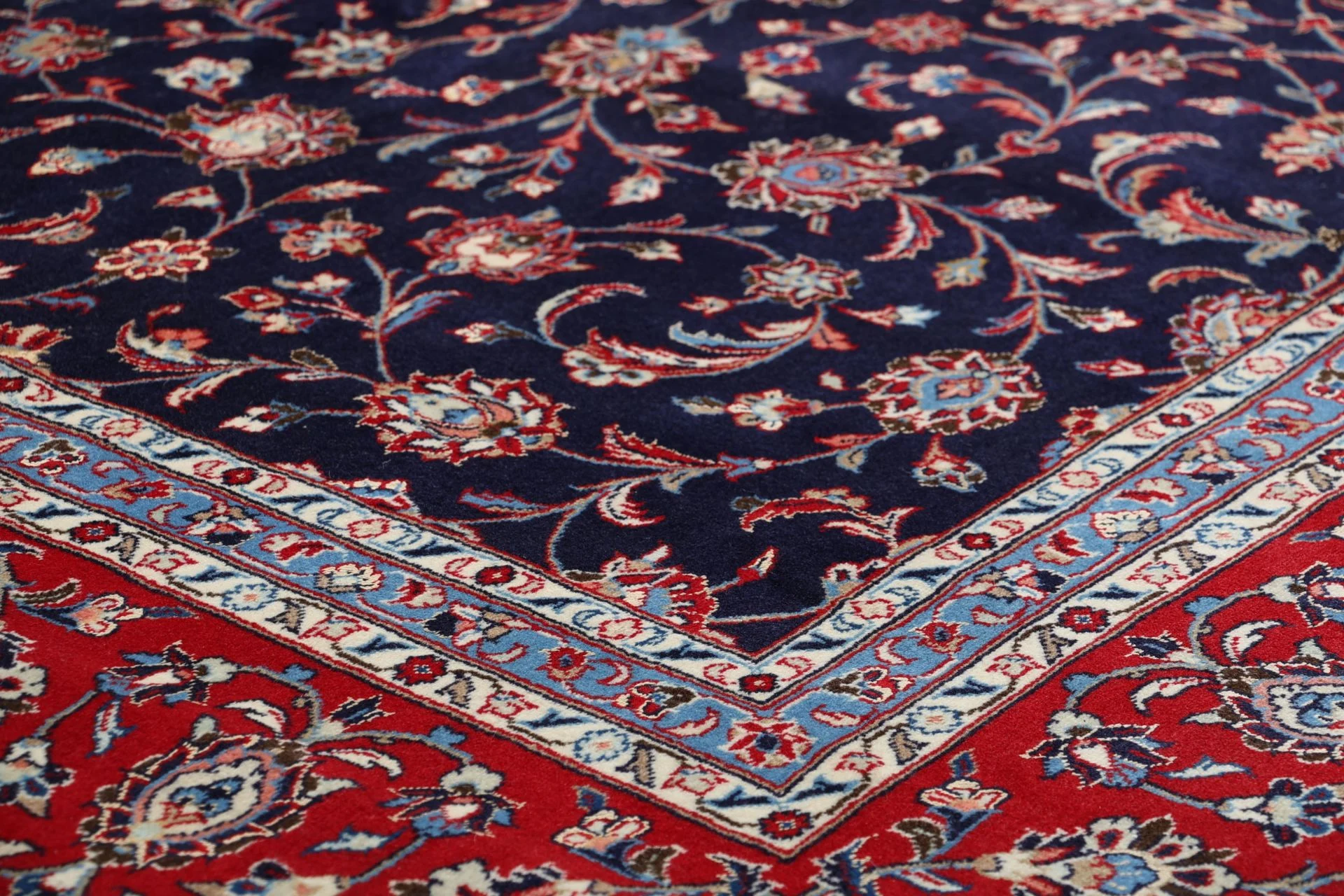 Hand-Knotted Kashan Persian Rug, 250 × 350 cm, Wool - Image 5