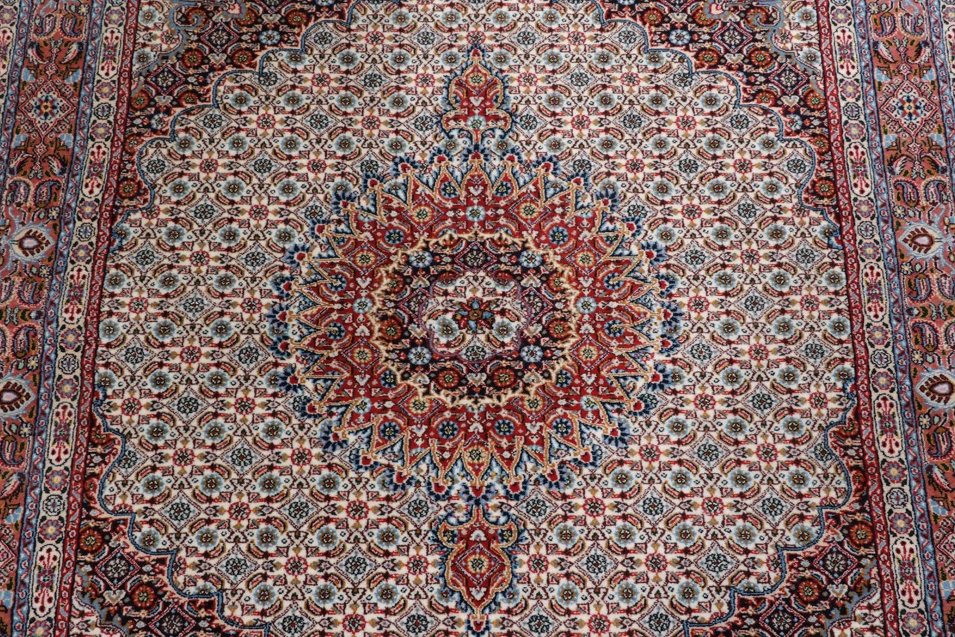 Hand-Knotted Moud Persian Rug, 150 × 195 cm, Wool & Silk - Image 3