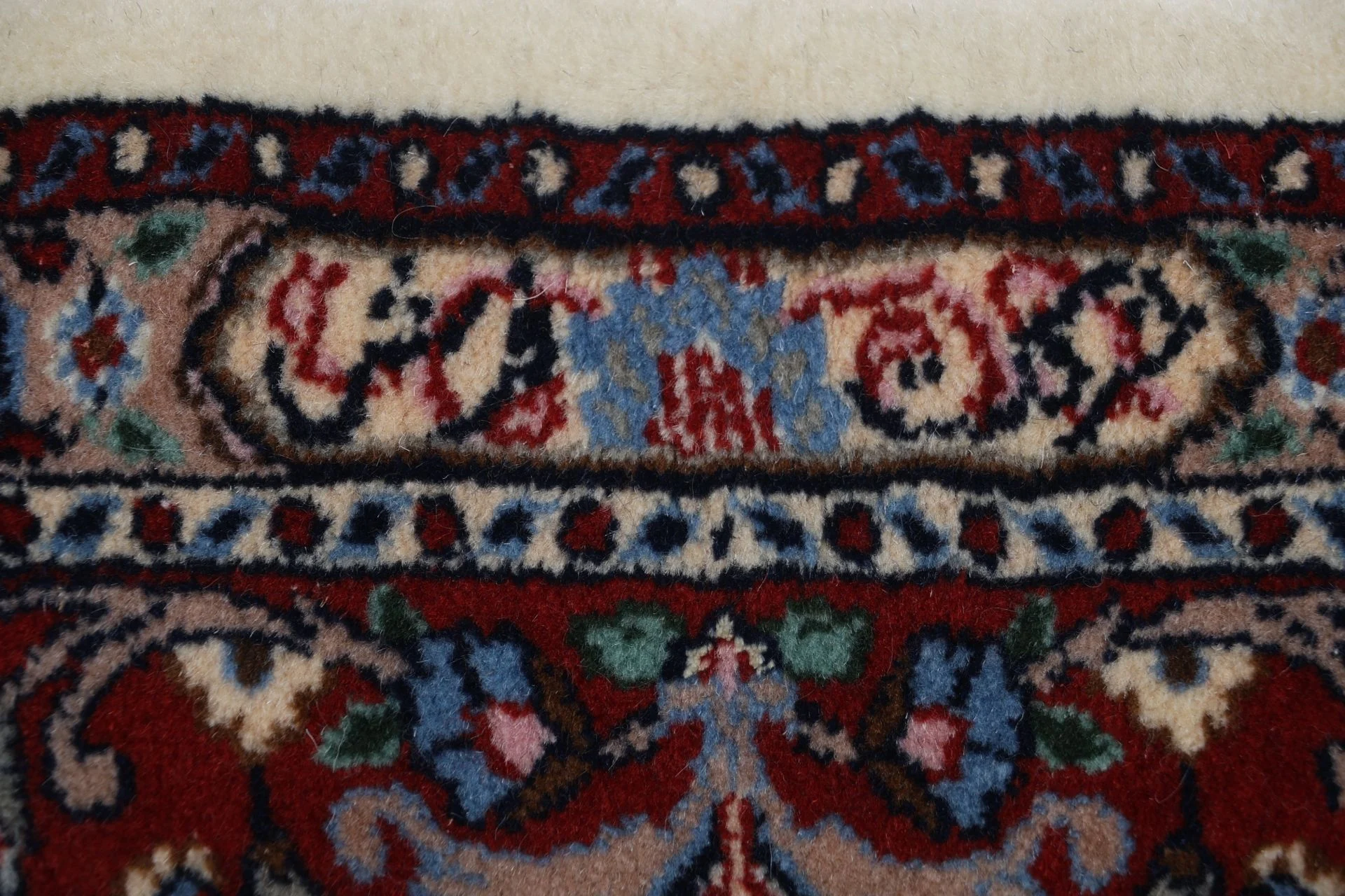 Hand-Knotted Moud Persian Rug, 166 × 236 cm, Wool & Silk - Image 12