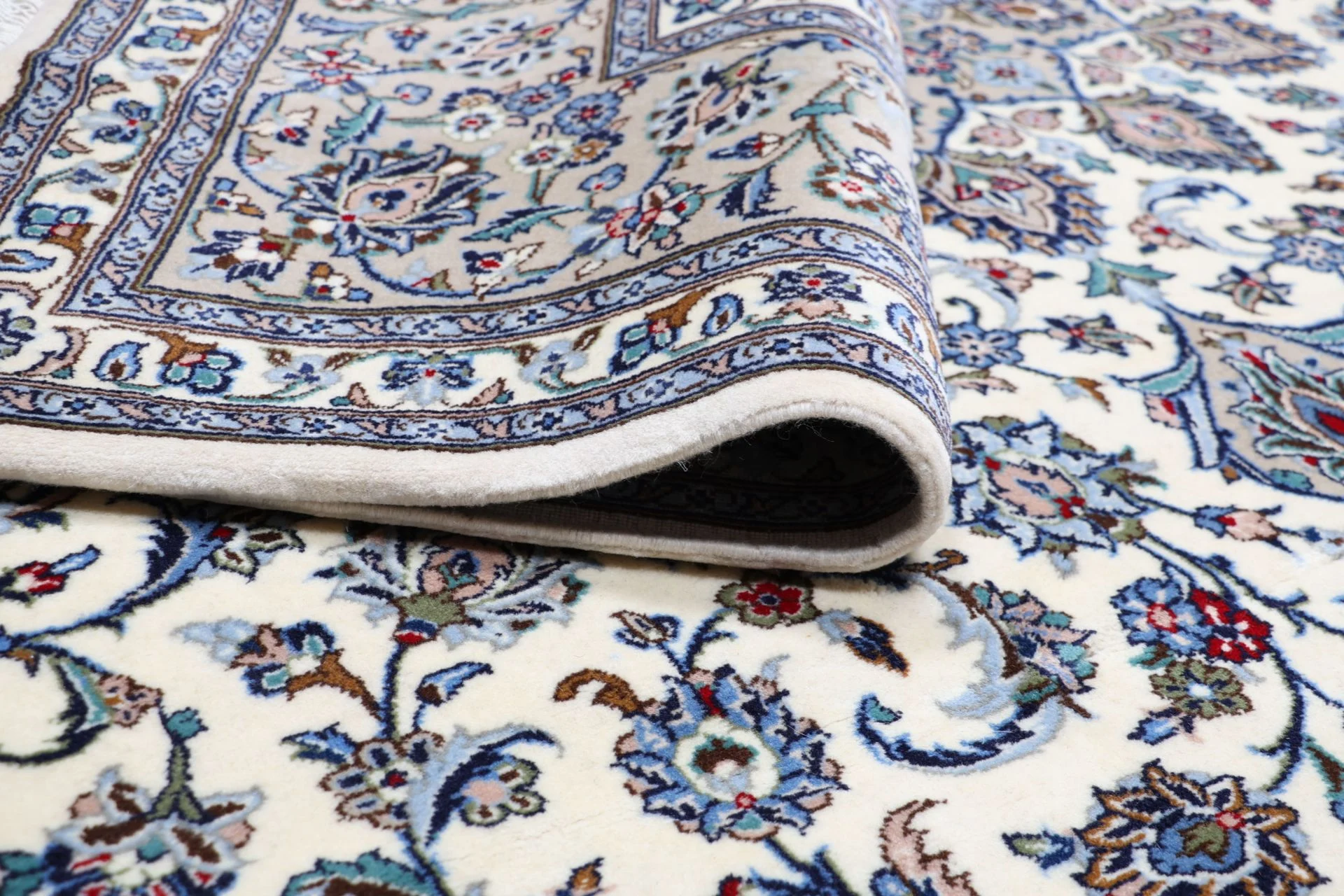 Kashan Persian Rug 250 × 340 cm in Wool, hand-knotted - Image 10