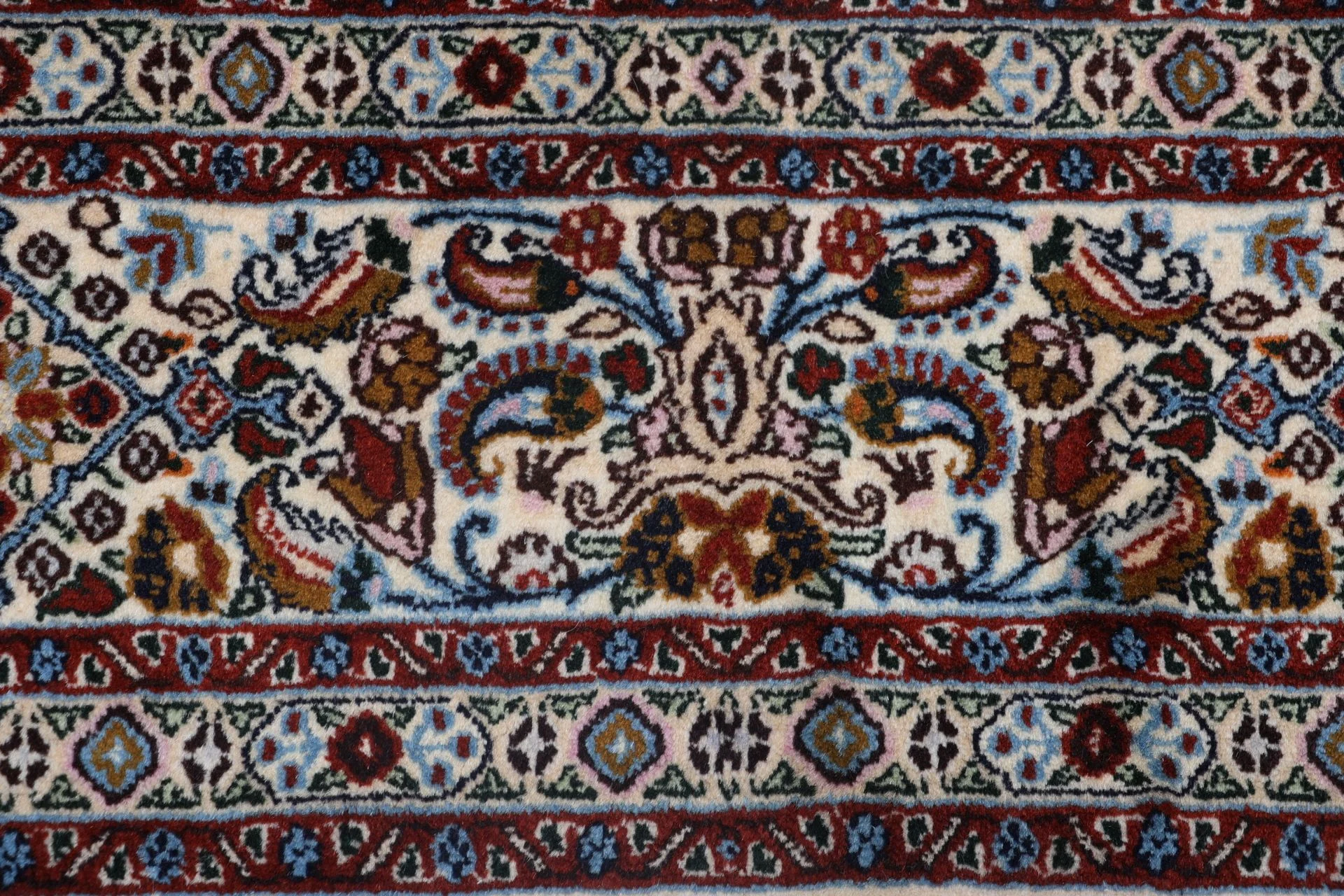 Moud Persian Rug 198 × 298 cm in Wool, hand-knotted - Image 8