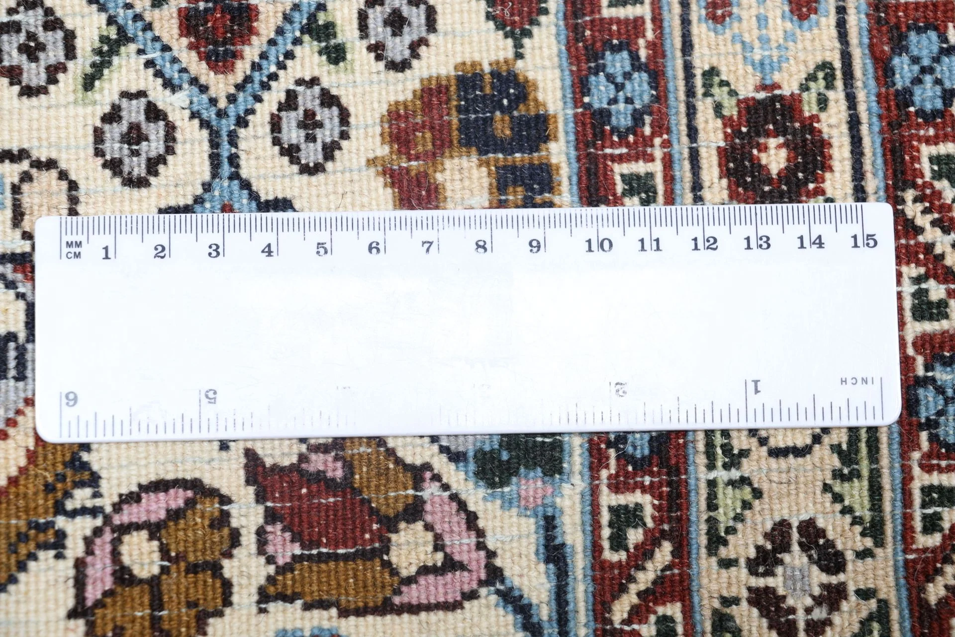 Moud Persian Rug 198 × 298 cm in Wool, hand-knotted - Image 11