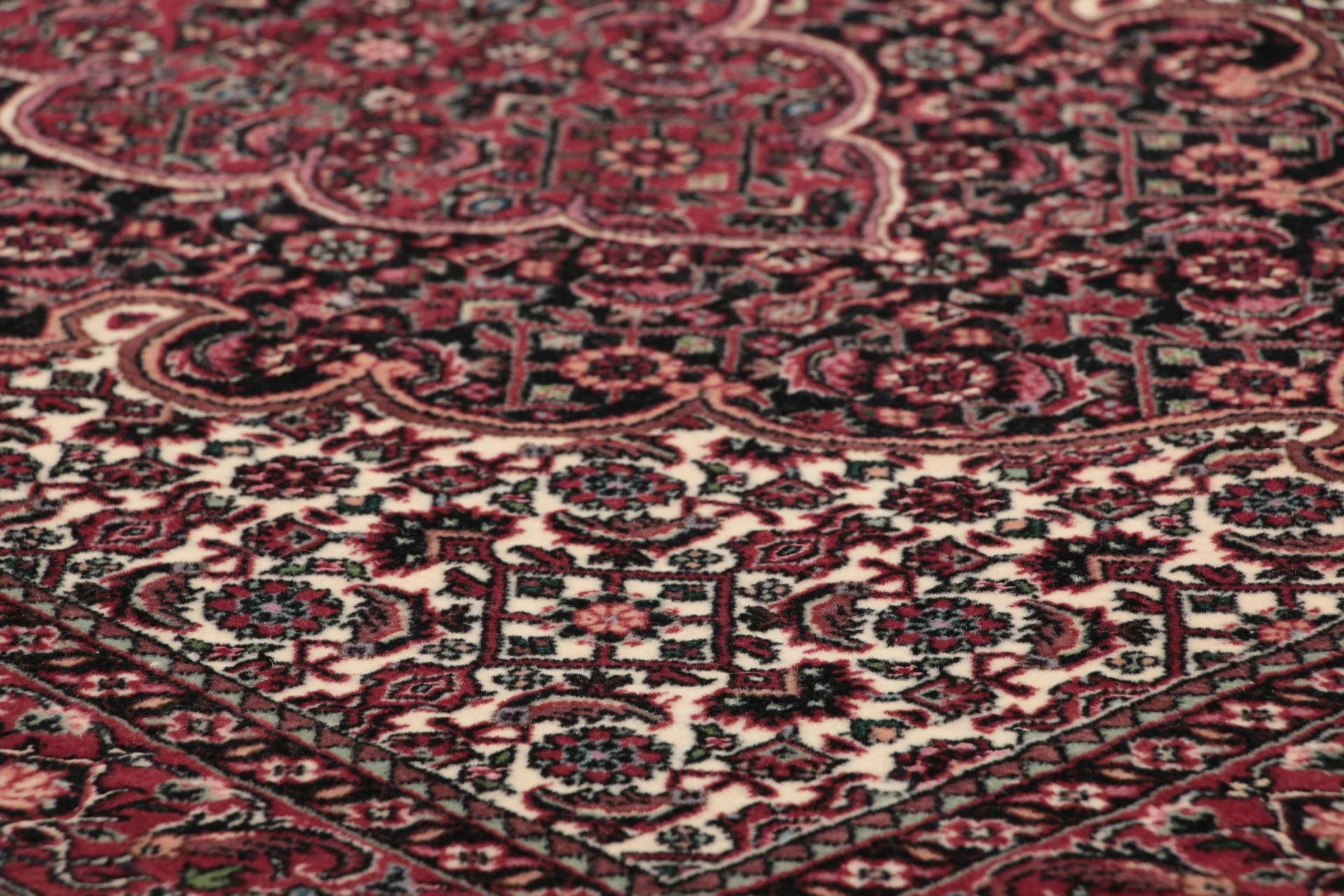 Hand-Knotted Bijar Persian Rug, 92 × 400 cm, Wool & Silk - Image 4