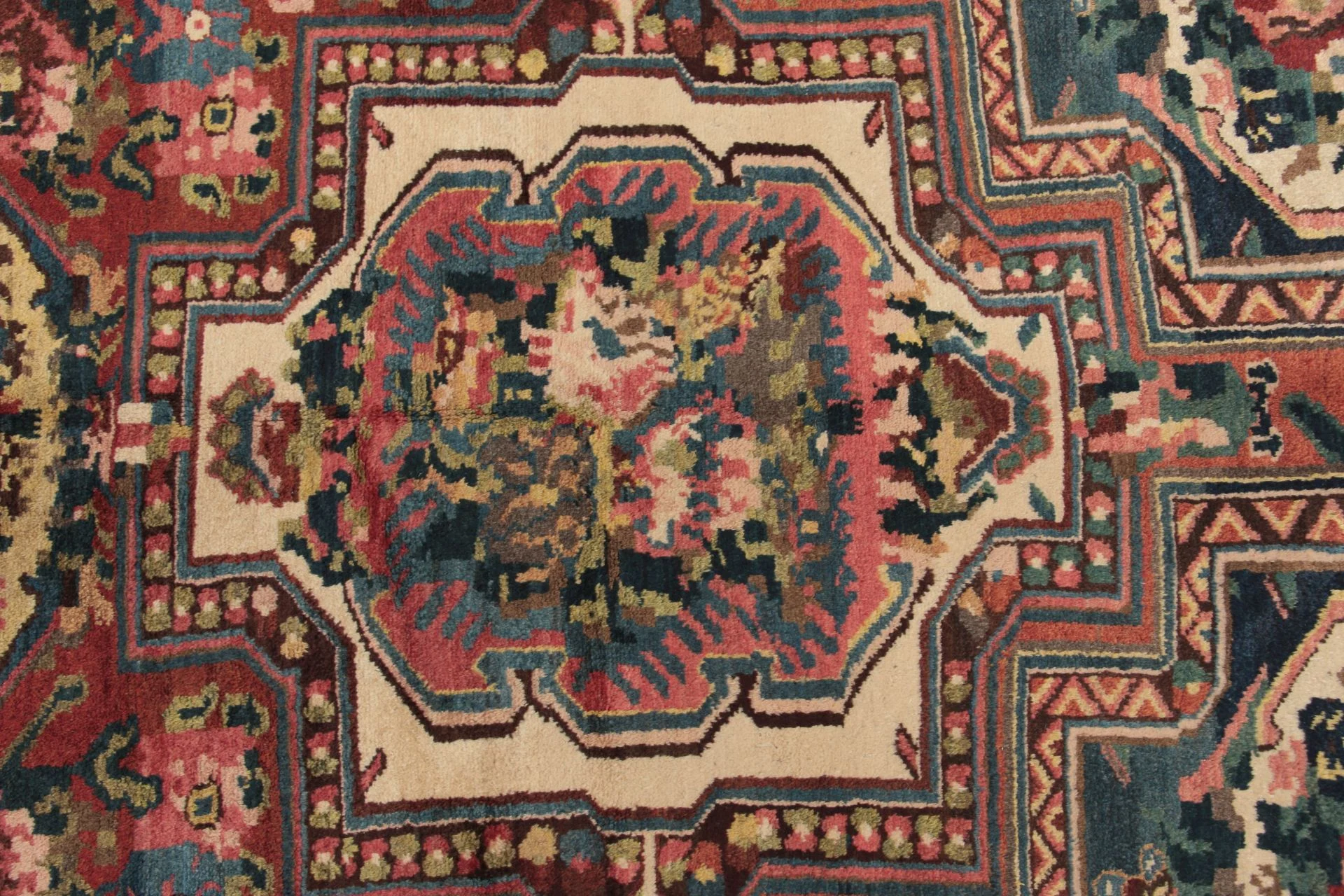 Bakhtiari Persian Rug 160 × 470 cm in Wool, hand-knotted - Image 3