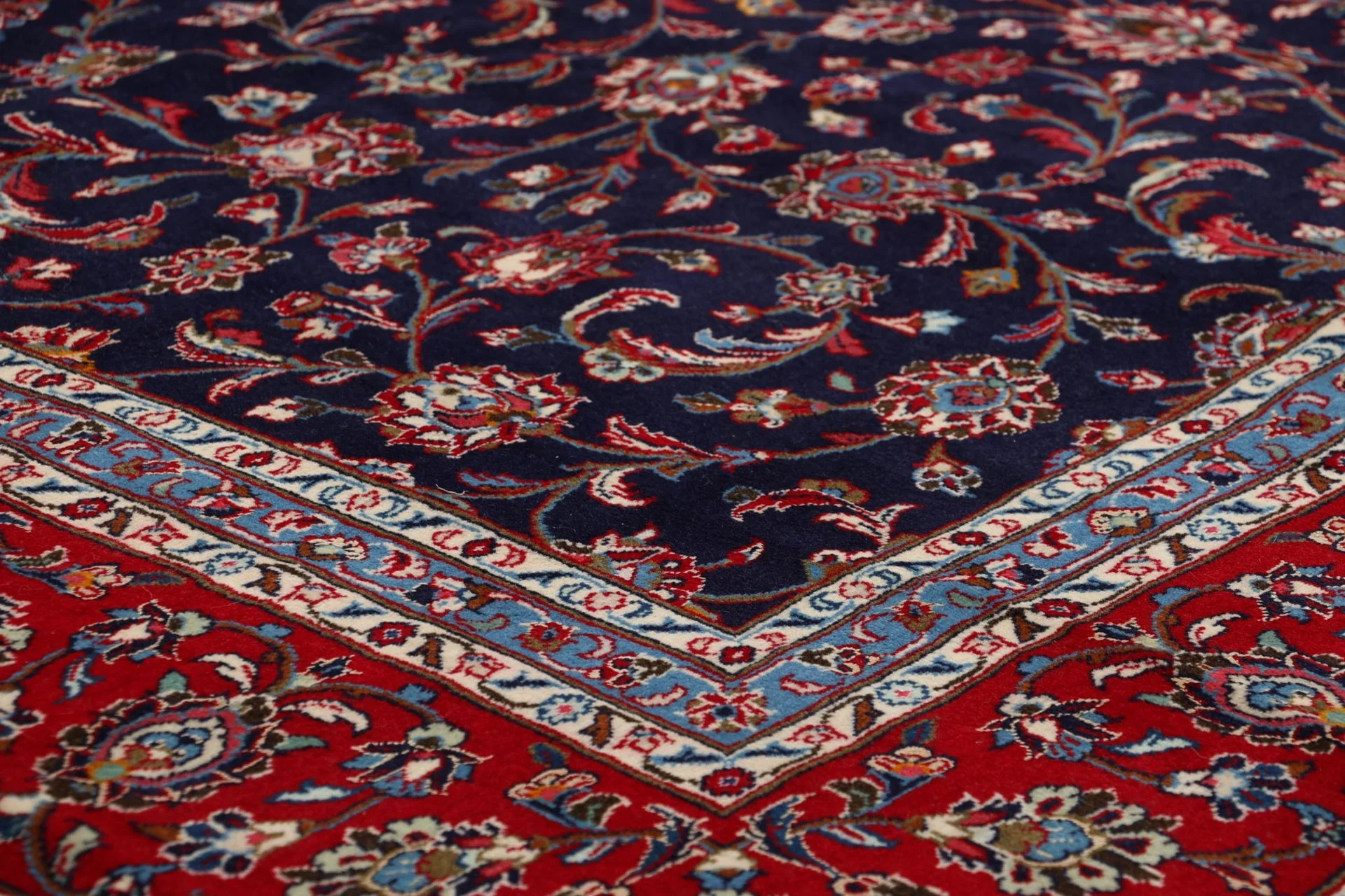 Hand-Knotted Kashan Persian Rug, 246 × 342 cm, Wool - Image 5