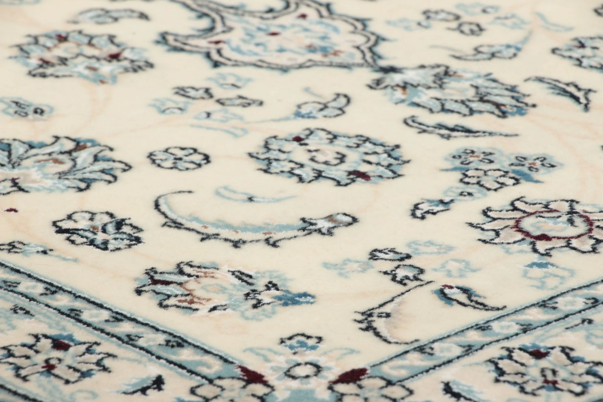 Wool & Silk Nain Persian Rug 100 × 210 cm, hand-knotted - Image 4