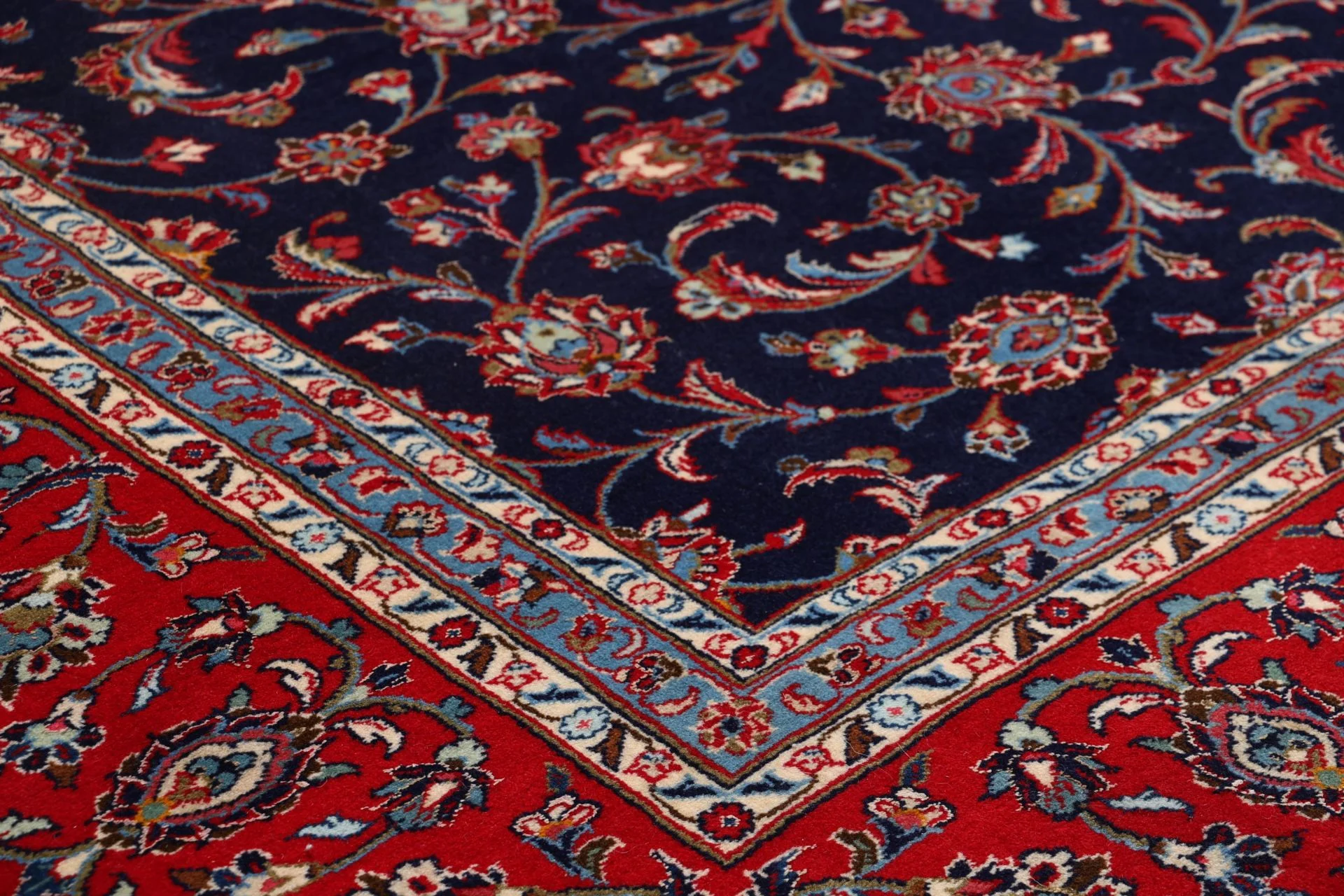 Kashan Persian Rug 248 × 350 cm in Wool, hand-knotted - Image 7