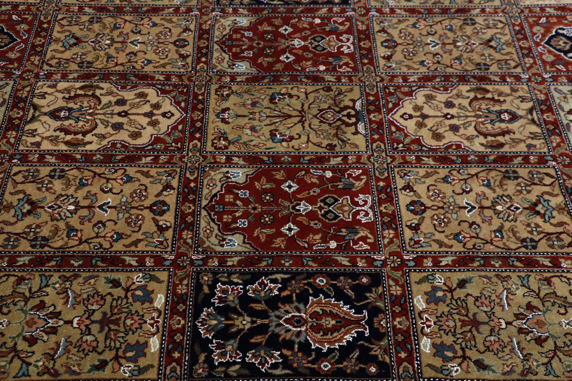 Hand-Knotted Qom Indian Rug, 196 × 254 cm, Wool & Silk - Image 9