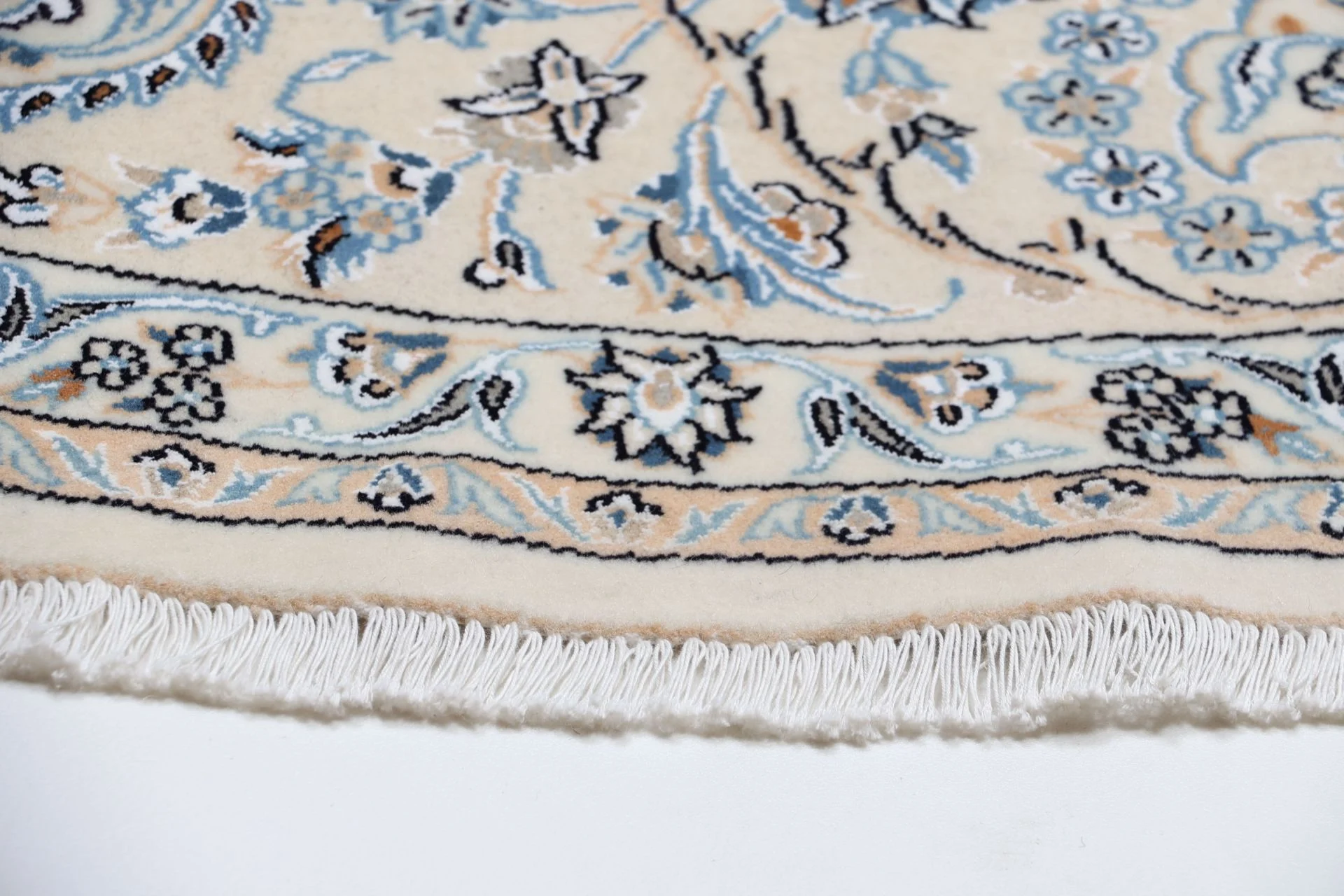 Wool Nain Persian Rug 250 × 250 cm, hand-knotted - Image 6