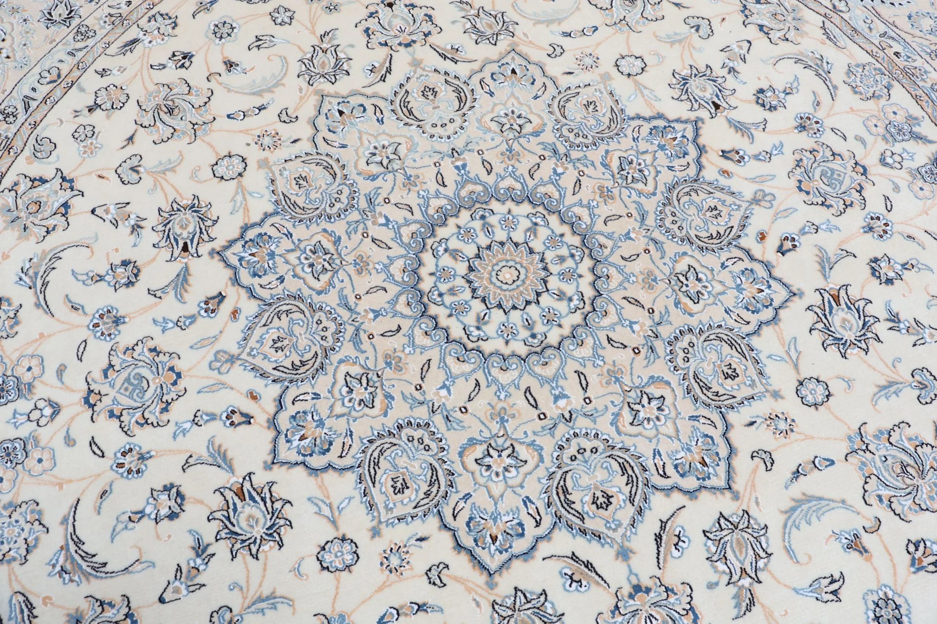 Wool Nain Persian Rug 250 × 250 cm, hand-knotted - Image 9