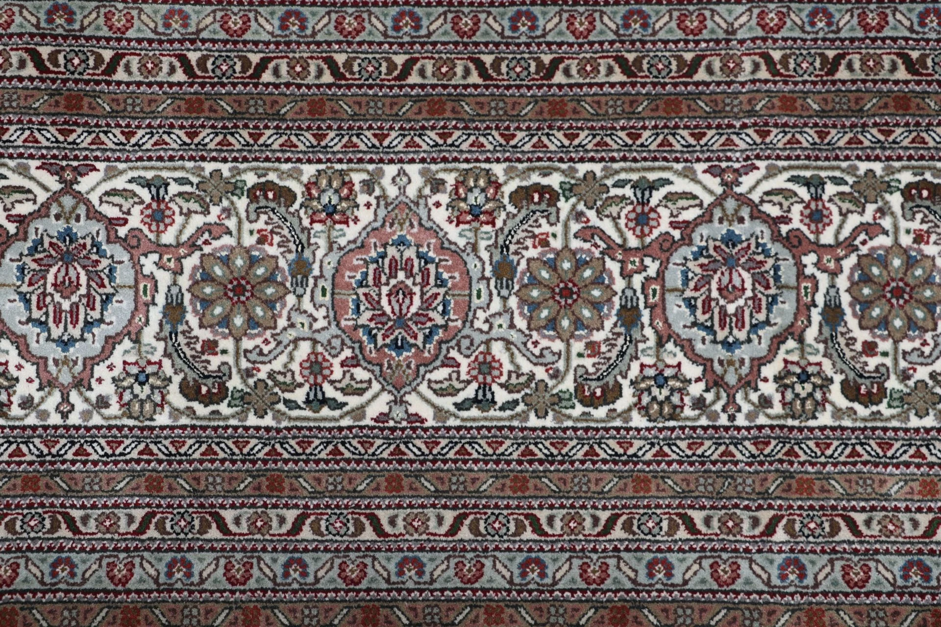 Tabriz Indian Rug 298 × 397 cm in Wool, hand-knotted - Image 6