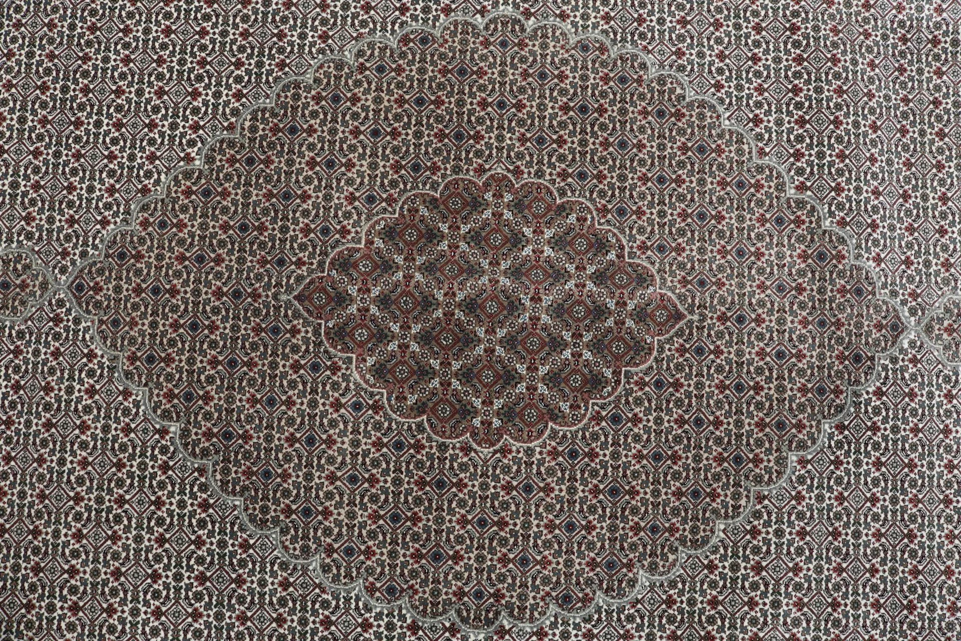 Tabriz Indian Rug 298 × 397 cm in Wool, hand-knotted - Image 9